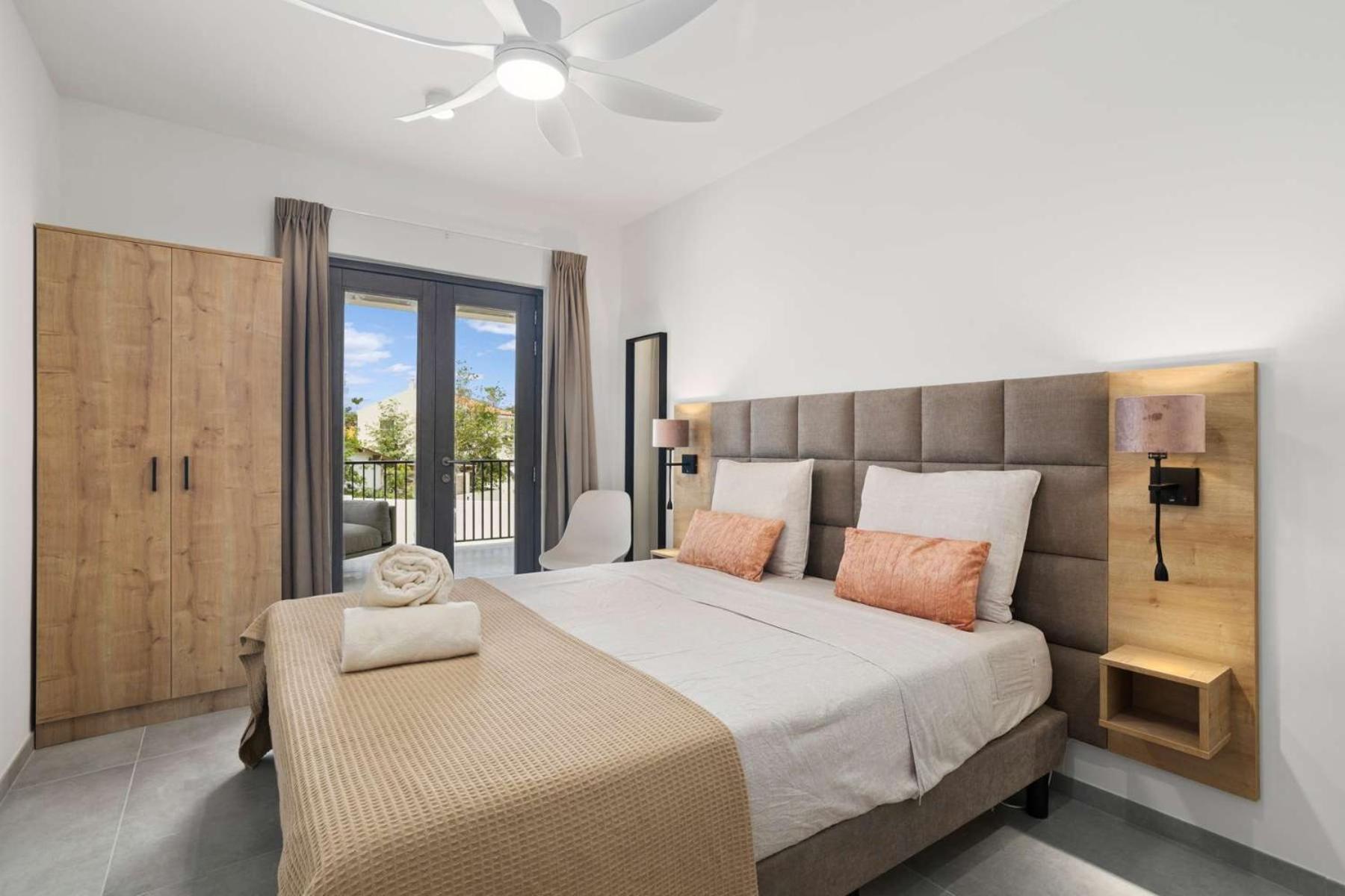 Bonaire Beach Apartment 7 with communal pool and diving facilities