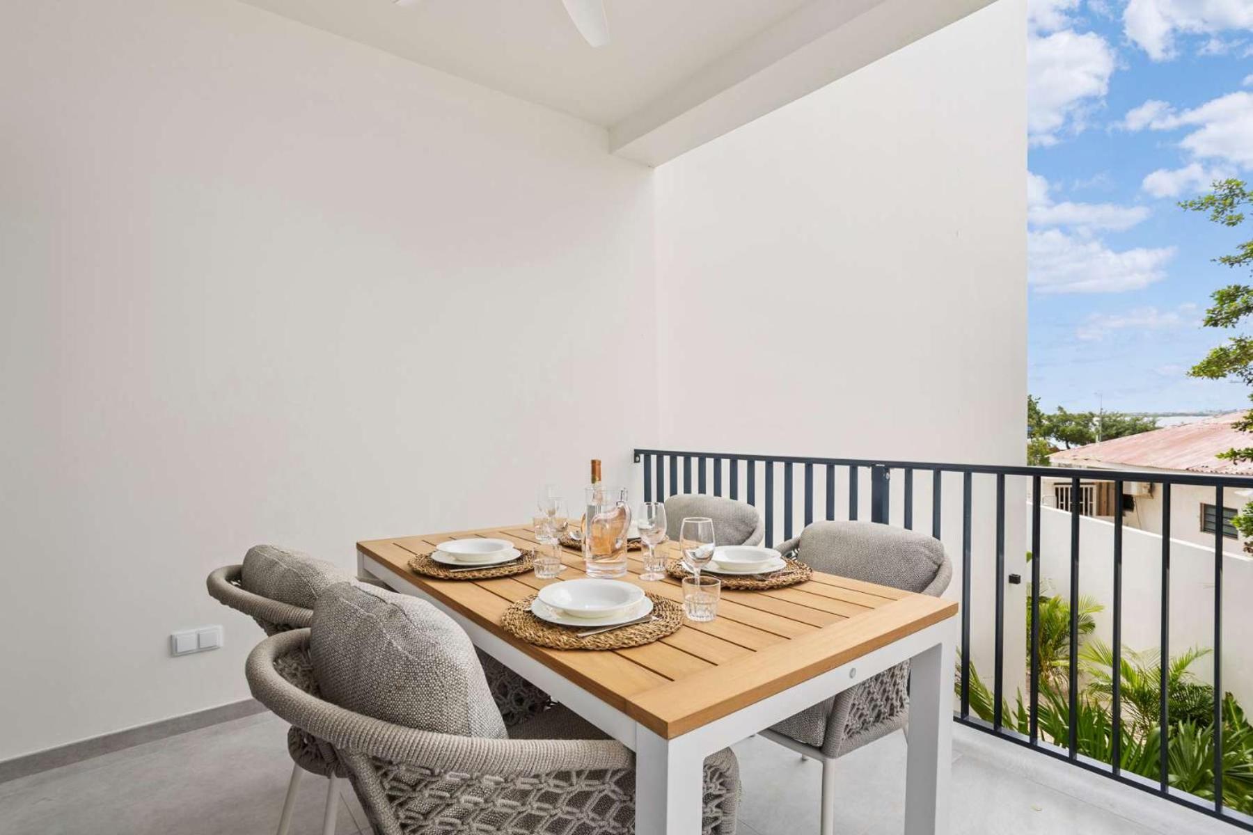 Bonaire Beach Apartment 7 with communal pool and diving facilities