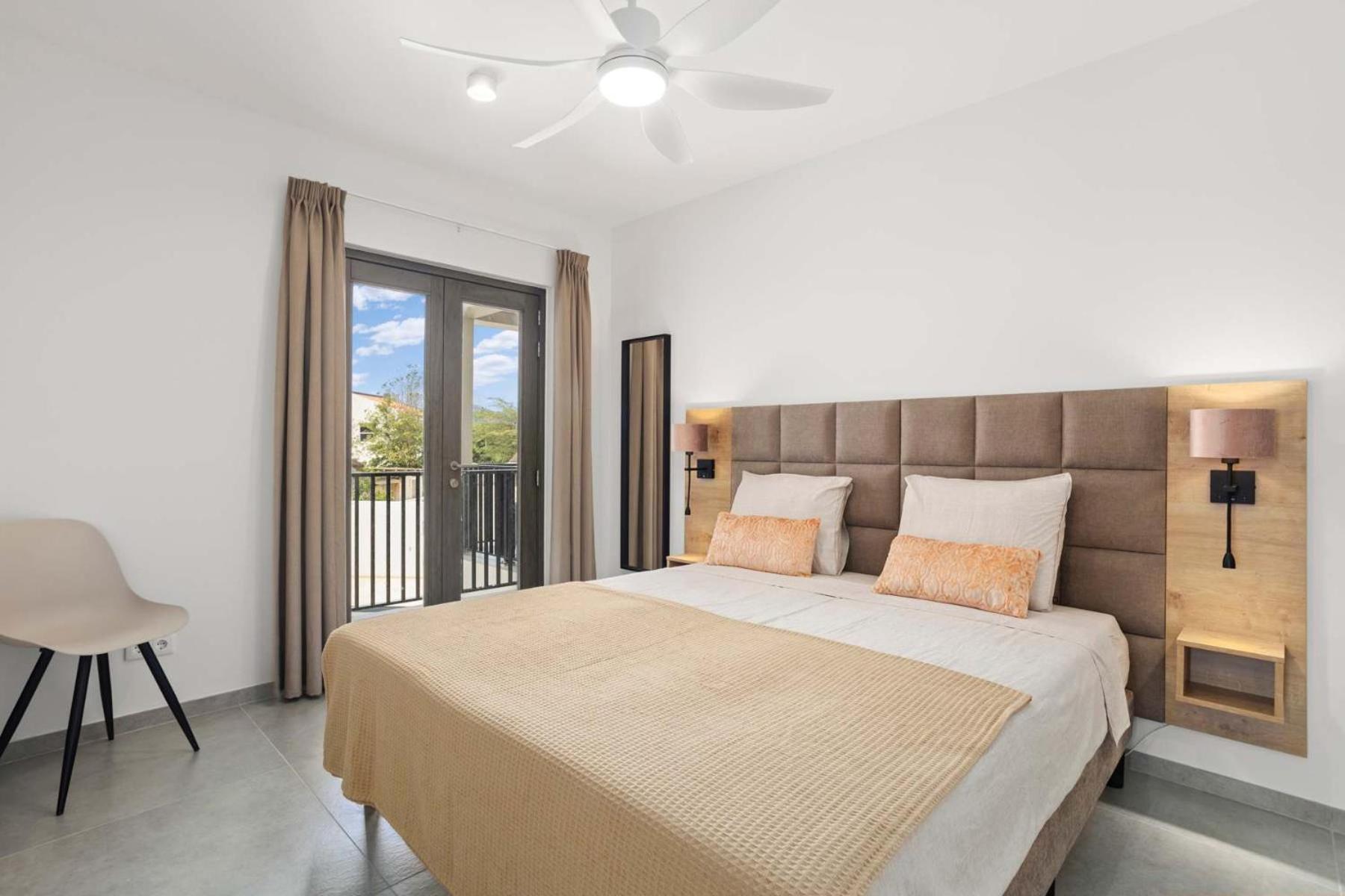 Bonaire Beach Apartment 7 with communal pool and diving facilities