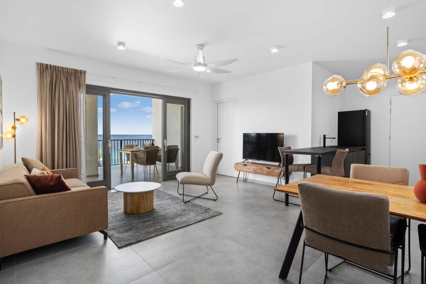 Bonaire Beach Apartment 10 with communal pool and diving facilities