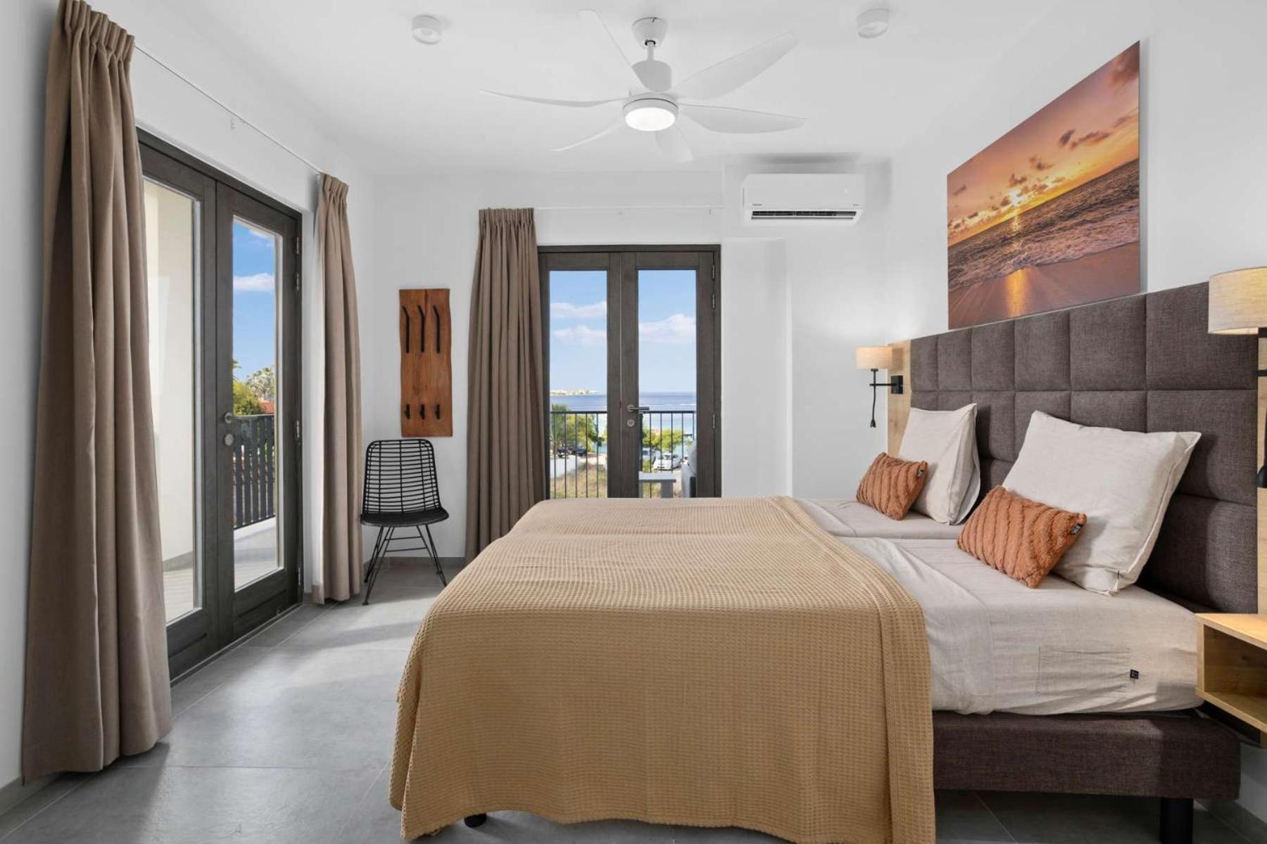 Bonaire Beach Apartment 10 with communal pool and diving facilities