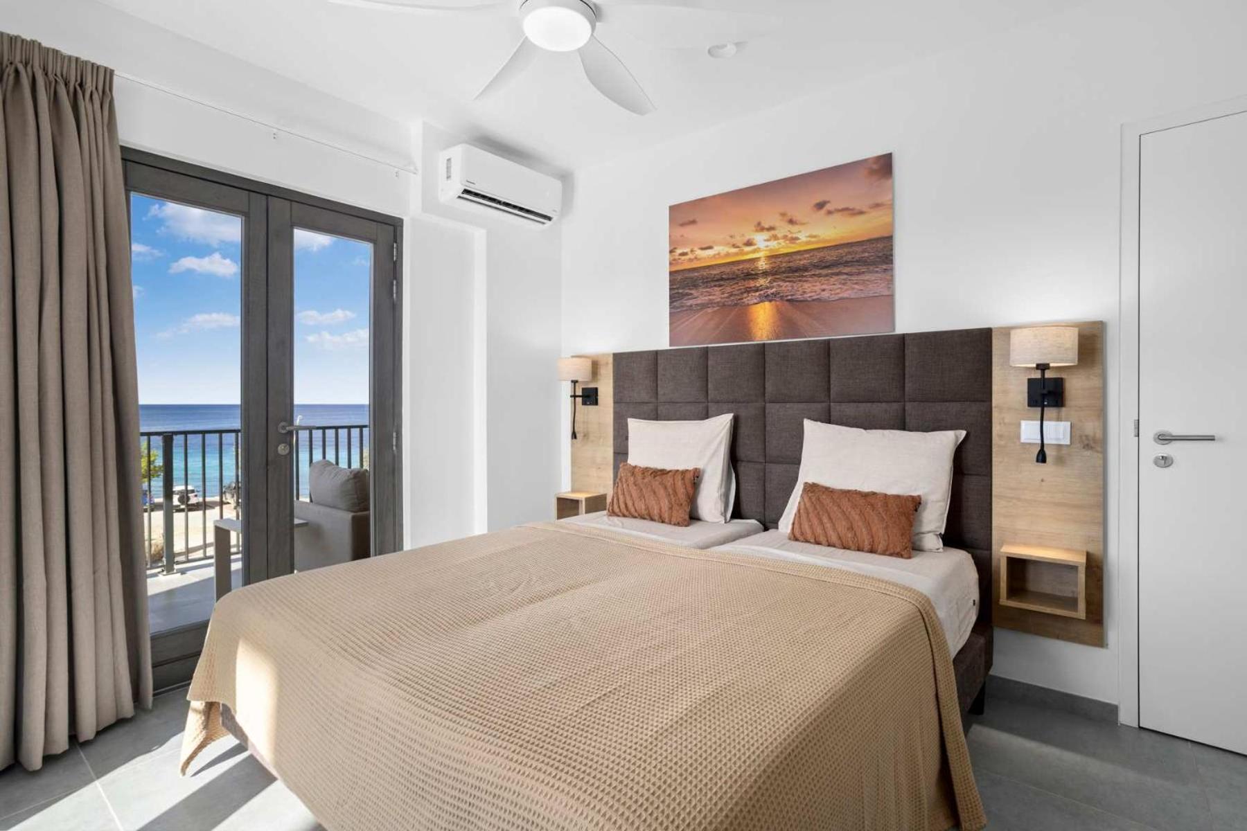 Bonaire Beach Apartment 10 with communal pool and diving facilities
