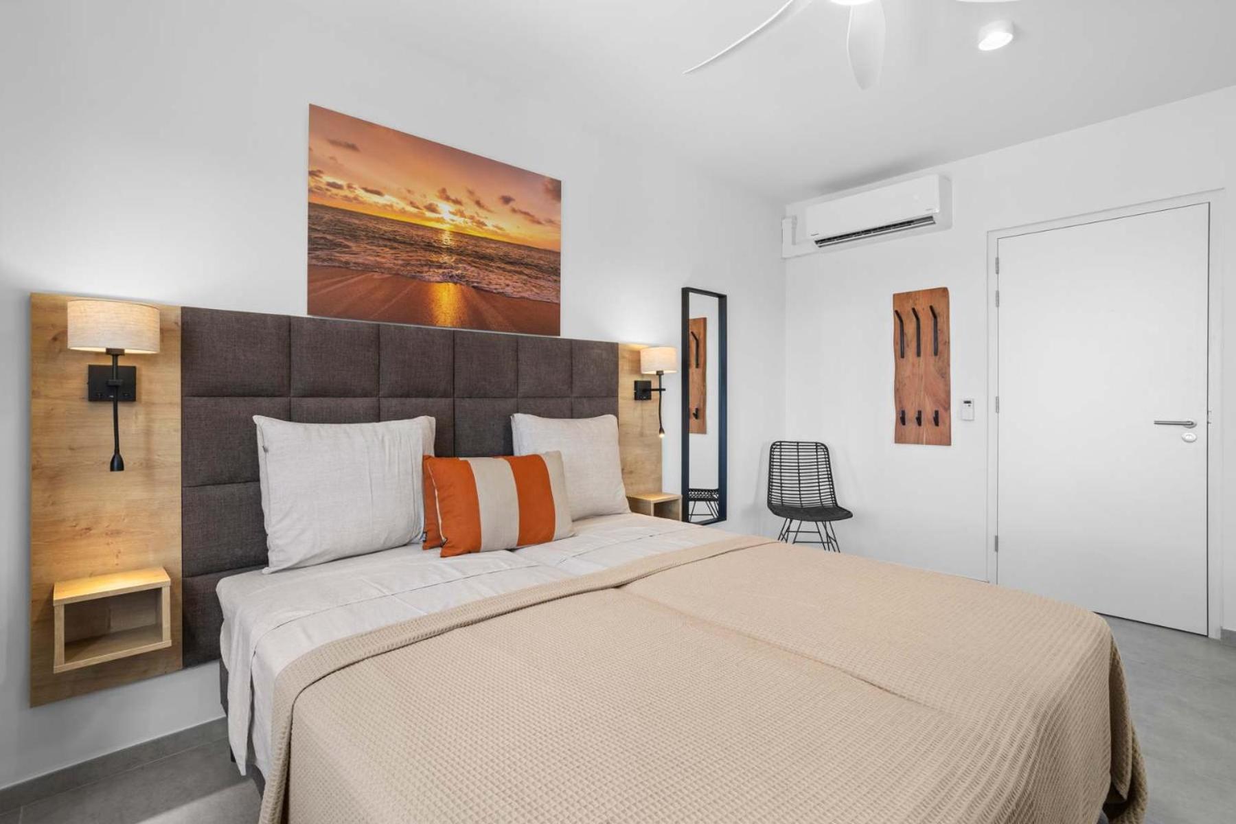 Bonaire Beach Apartment 10 with communal pool and diving facilities