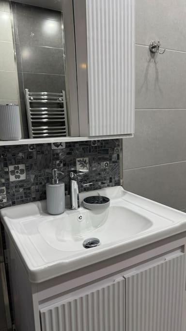 New 2BR Flat, Flame Towers View