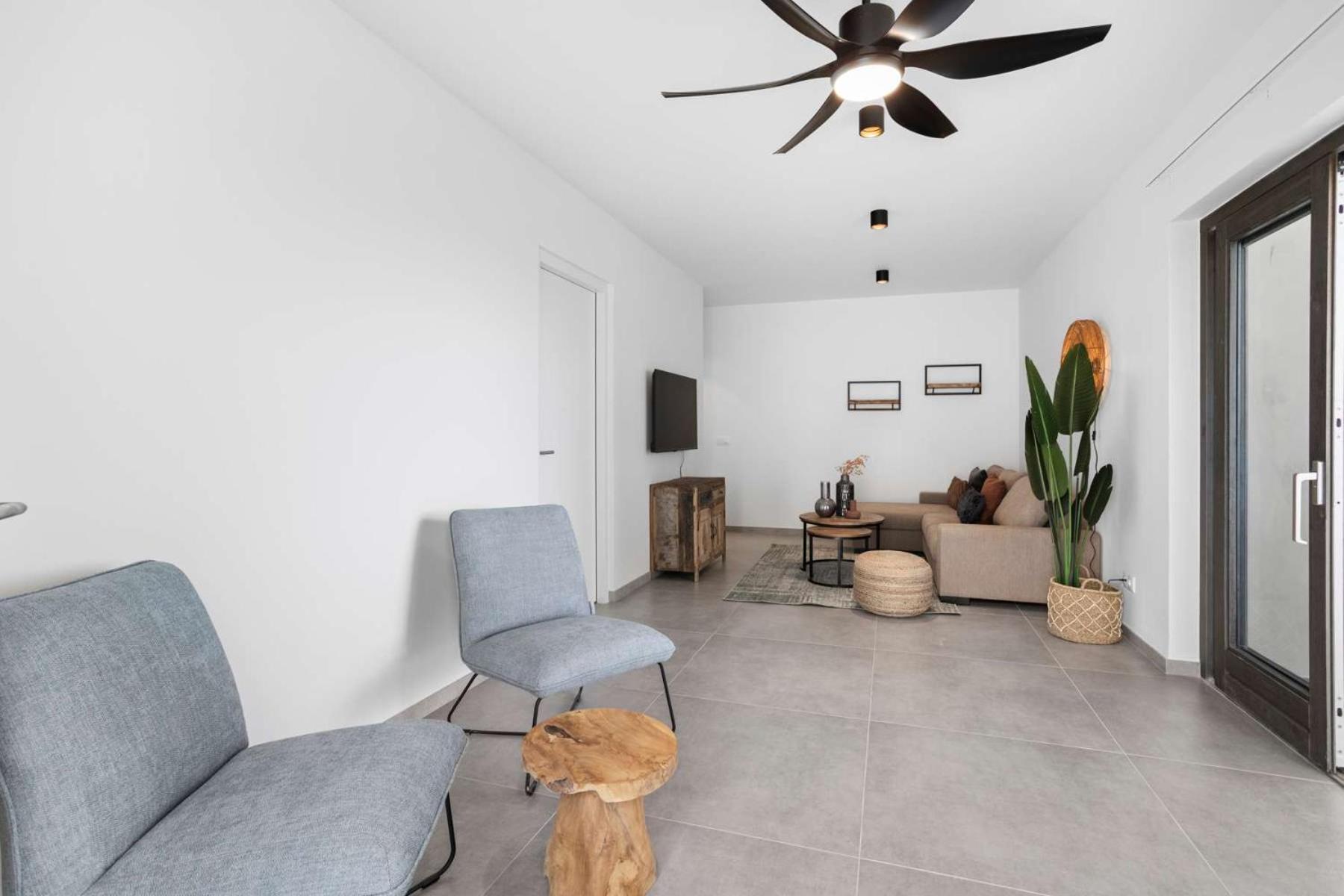 Bonaire Beach Apartment 11 with communal pool and diving facilities