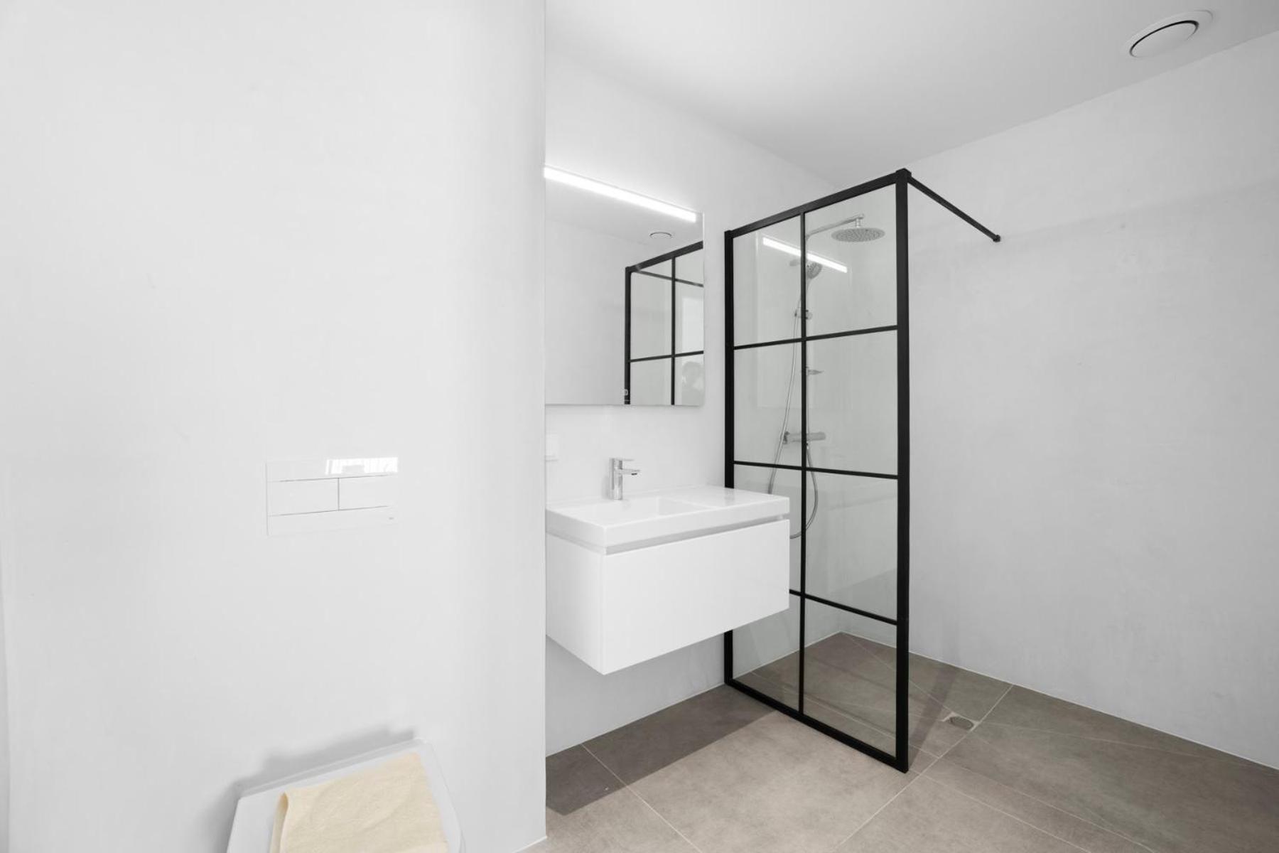 Bonaire Beach Apartment 11 with communal pool and diving facilities