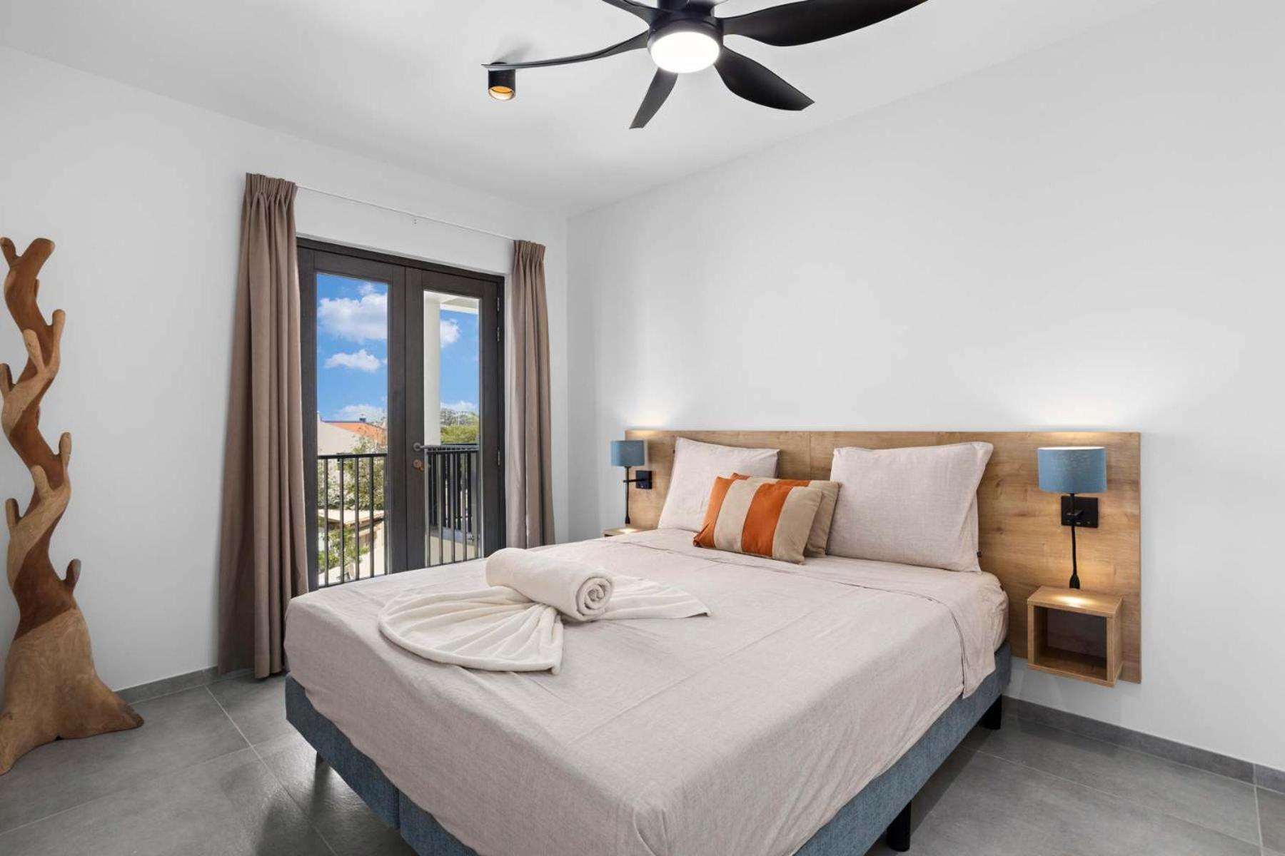 Bonaire Beach Apartment 11 with communal pool and diving facilities