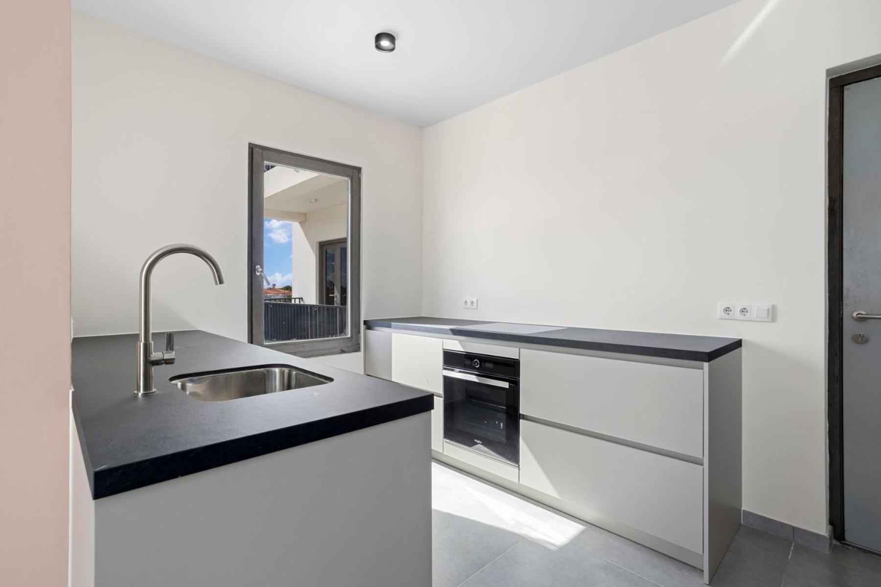 Bonaire Beach Apartment 12 with communal pool and diving facilities
