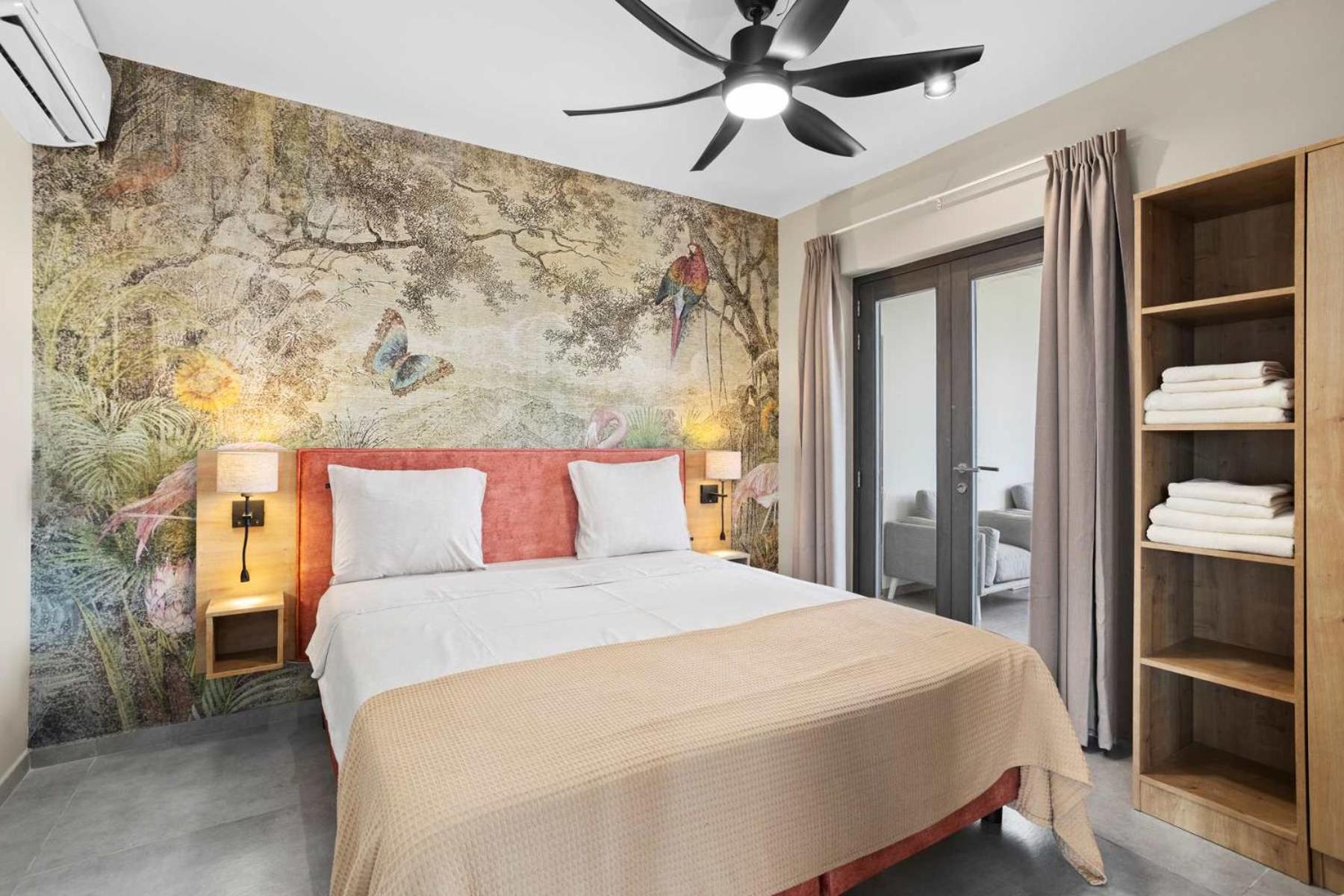 Bonaire Beach Apartment 12 with communal pool and diving facilities