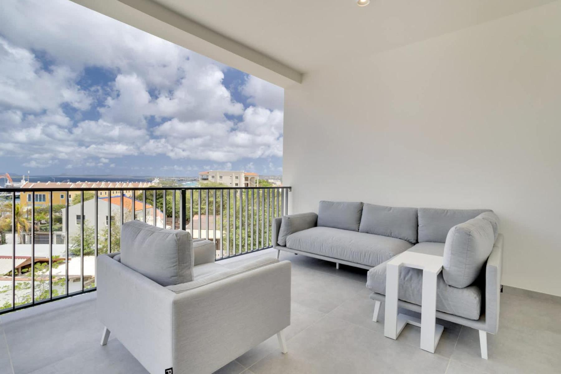 Bonaire Beach Apartment 15 with communal pool and dive facilities