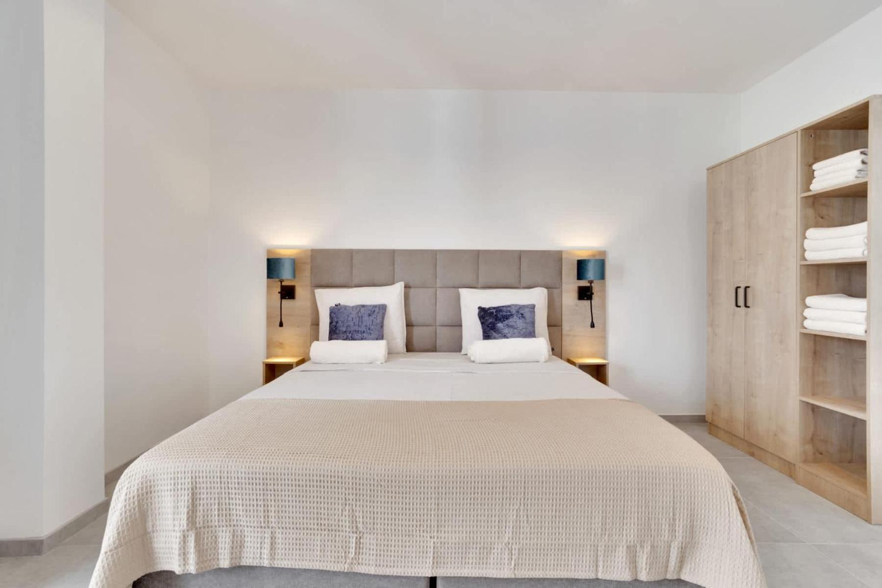 Bonaire Beach Apartment 15 with communal pool and dive facilities