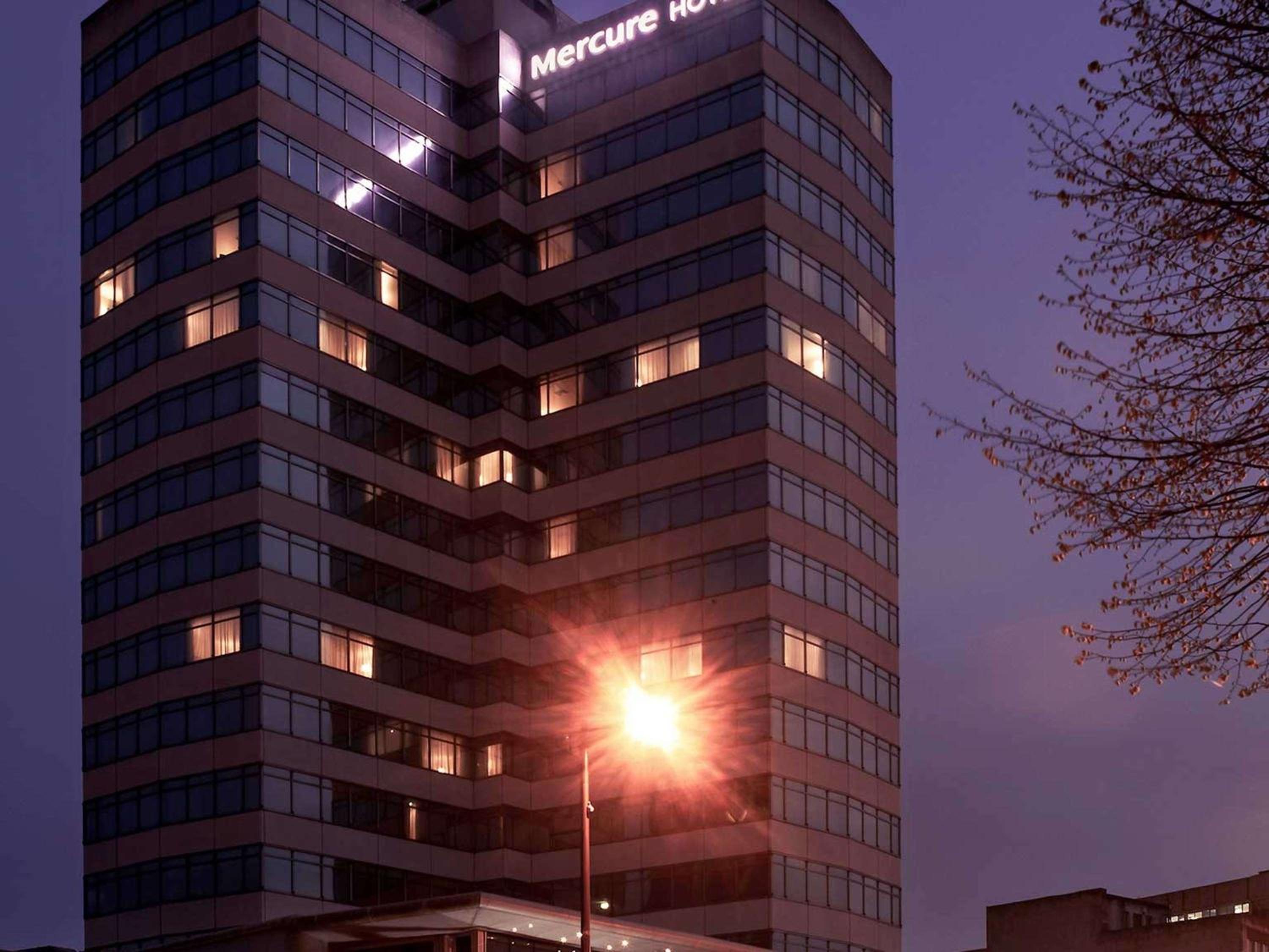 Hotel Mercure Cardiff Holland House Hotel & Spa - Image 1