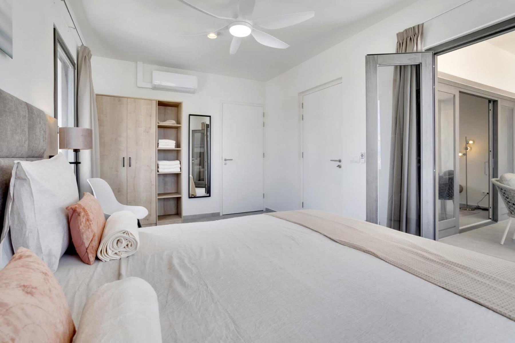 Bonaire Beach Apartment 16 with communal pool and diving facilities