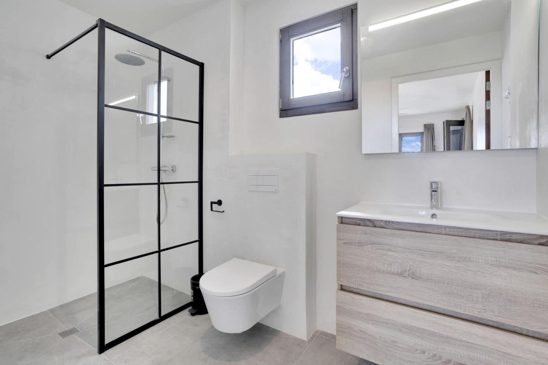 Bonaire Beach Apartment 16 with communal pool and diving facilities