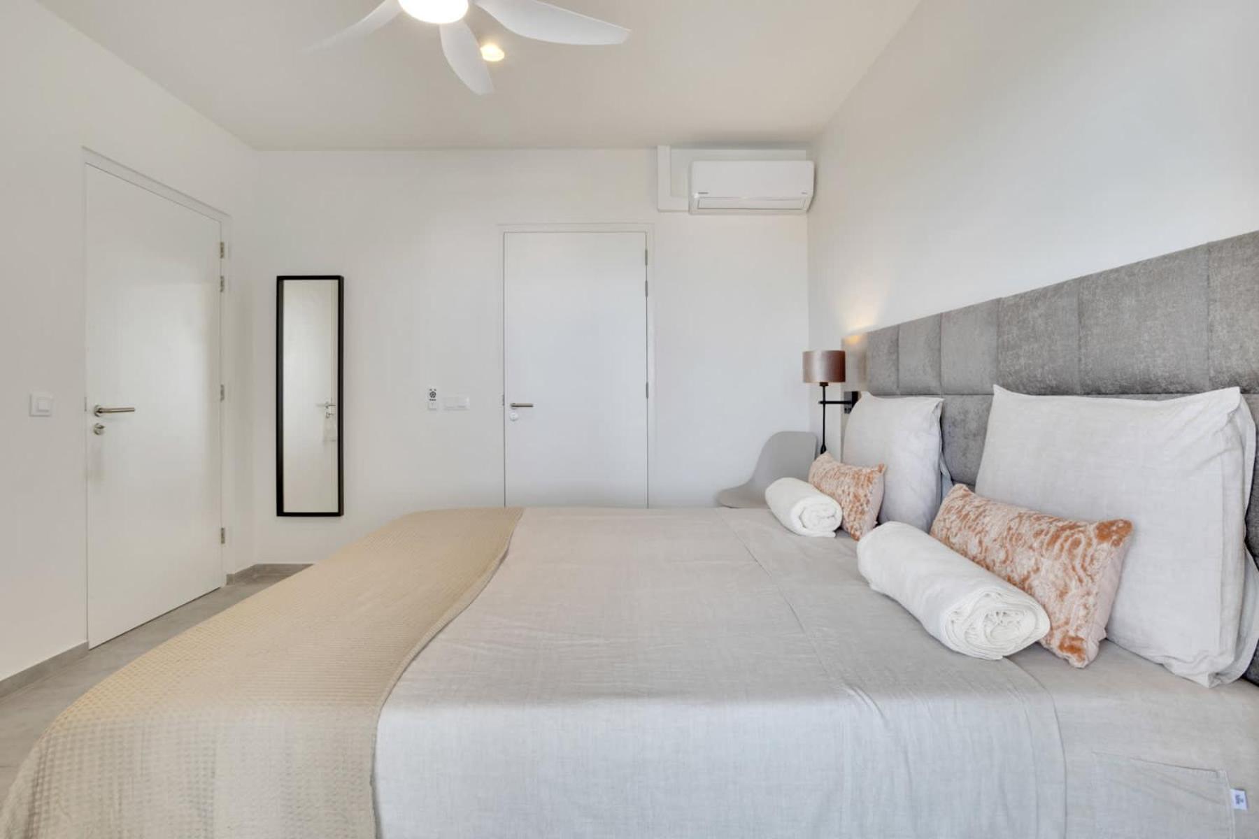 Bonaire Beach Apartment 16 with communal pool and diving facilities