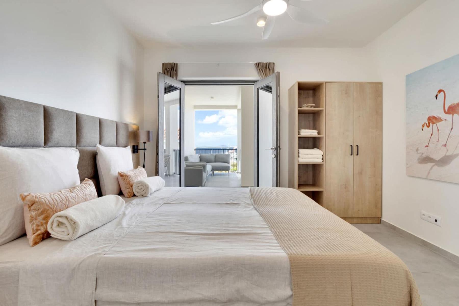 Bonaire Beach Apartment 16 with communal pool and diving facilities