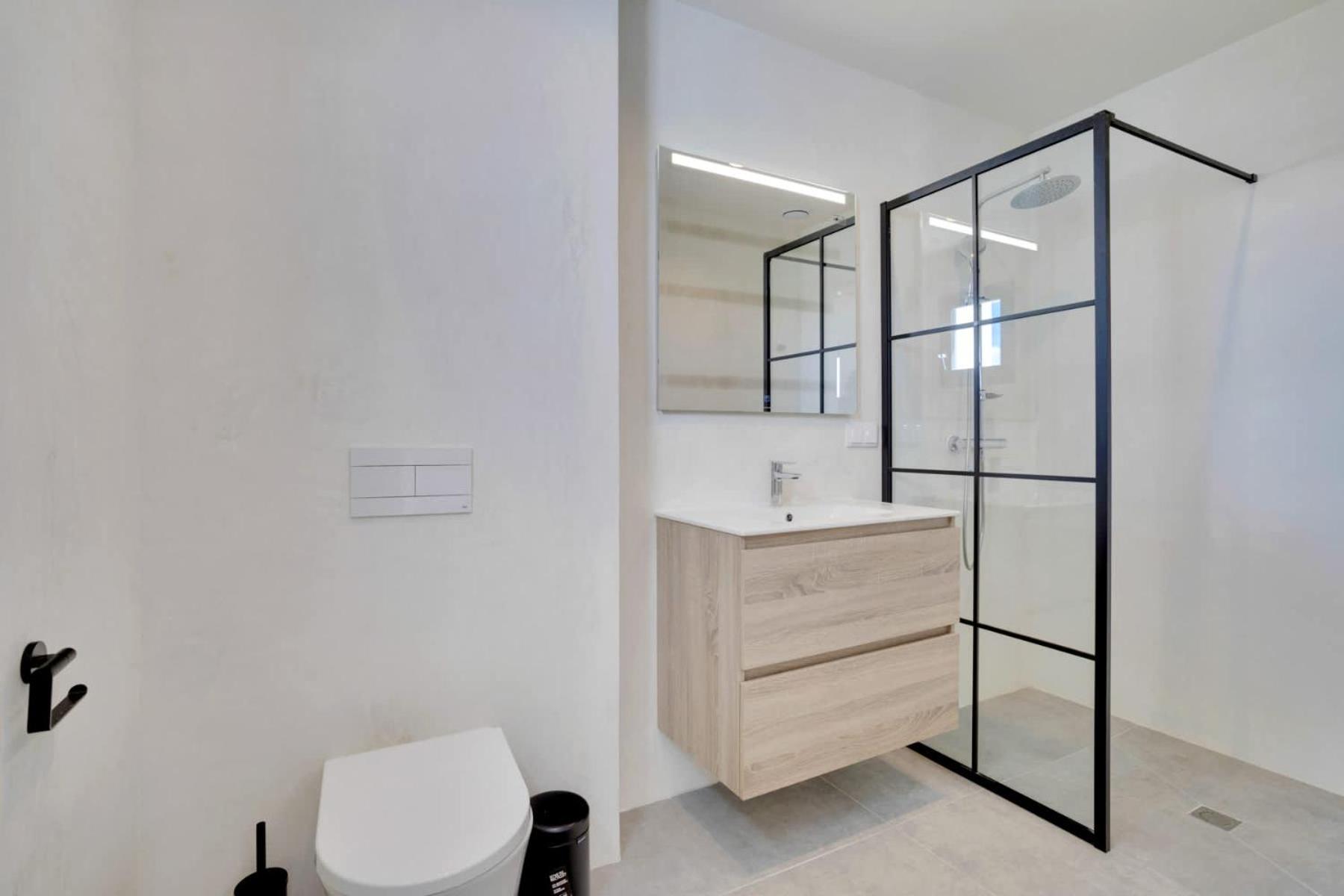 Bonaire Beach Apartment 17 with communal pool and diving facilities