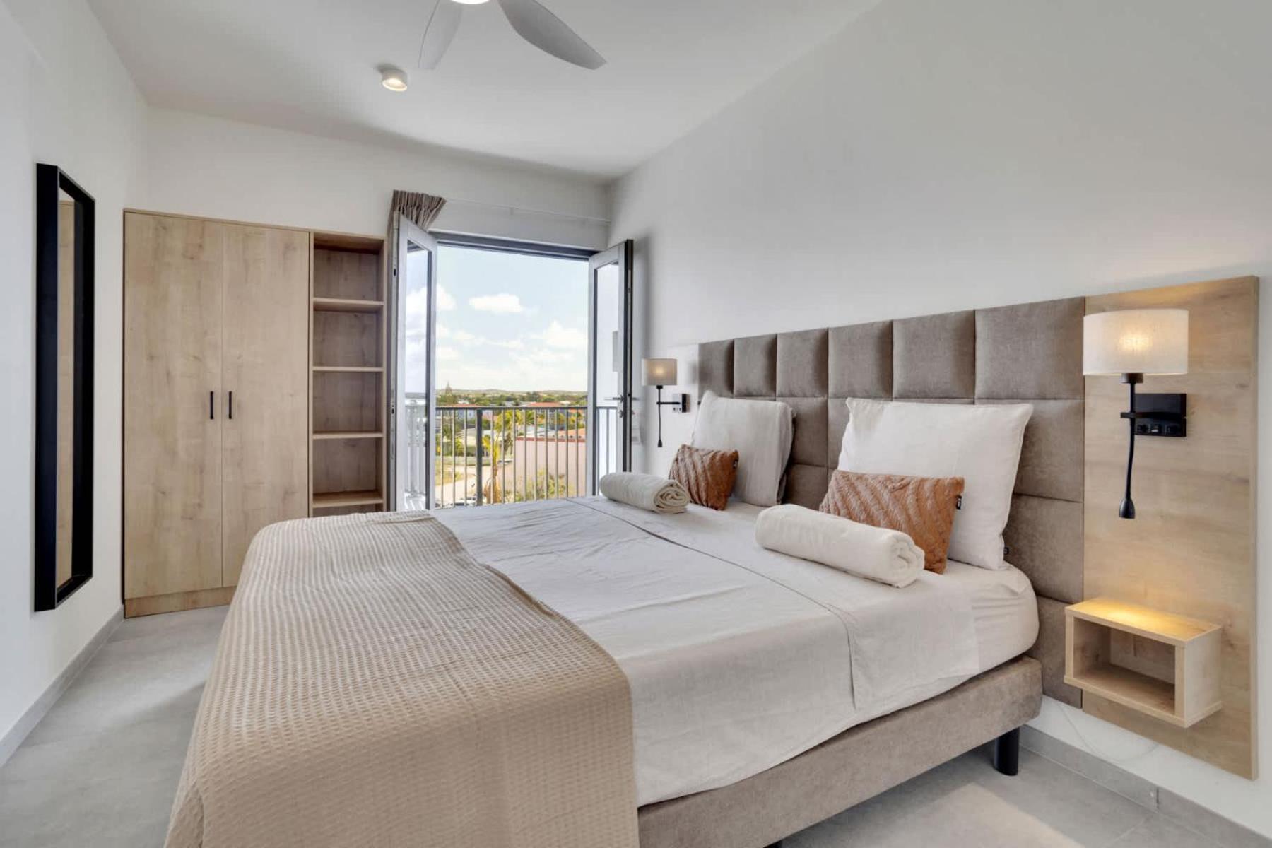 Bonaire Beach Apartment 17 with communal pool and diving facilities
