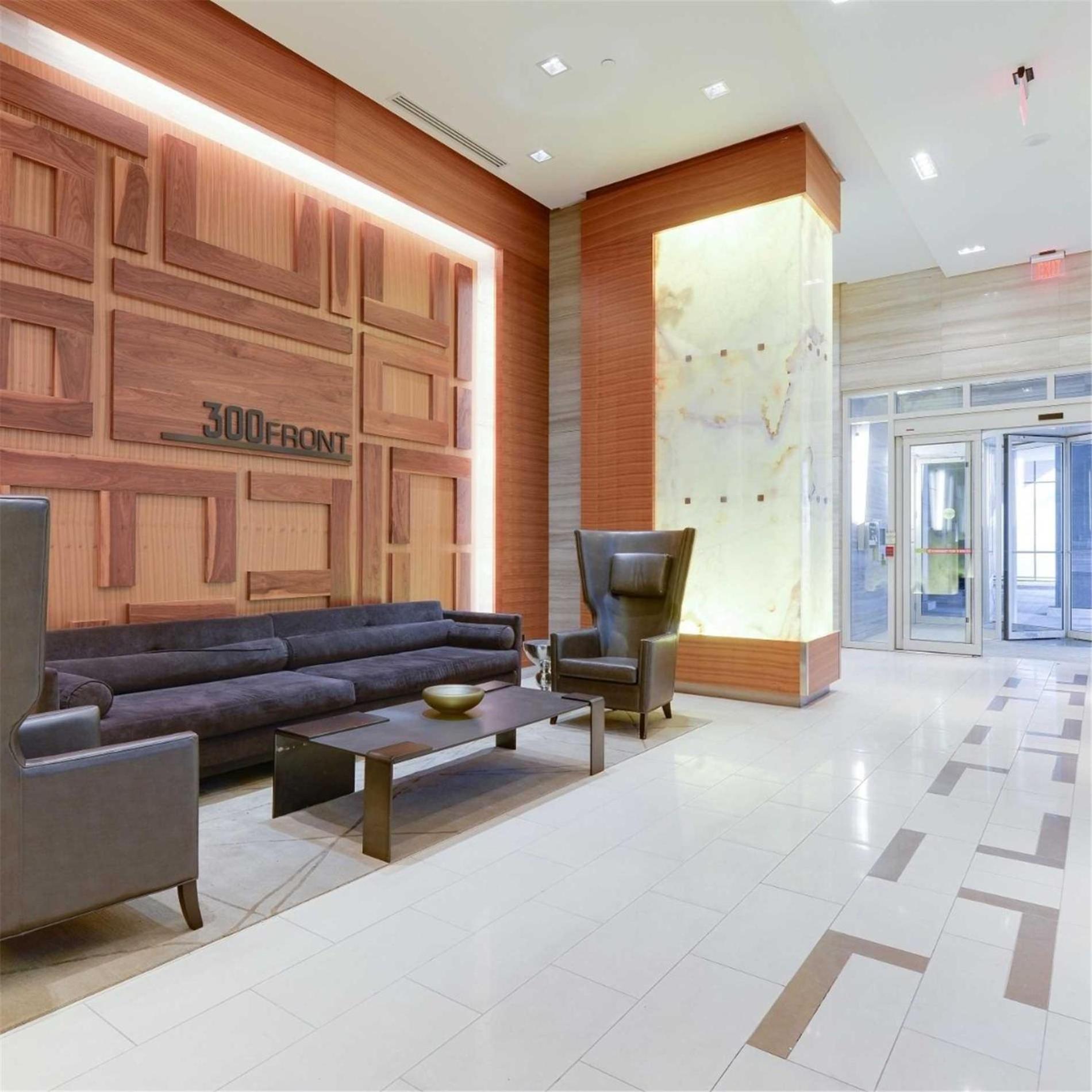 Luxury CN Tower View, 2BR 2BATH, Free parking