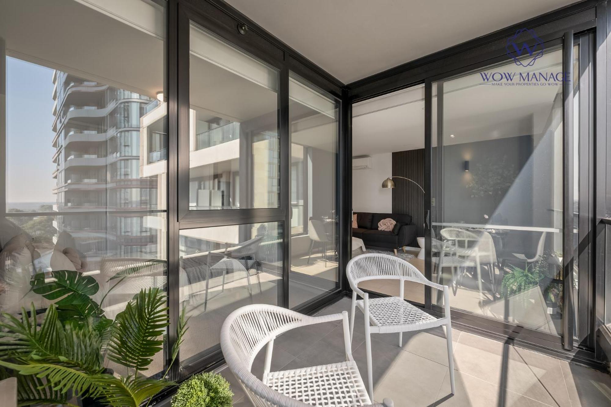 WOW Self-Contained Apartment on Hall