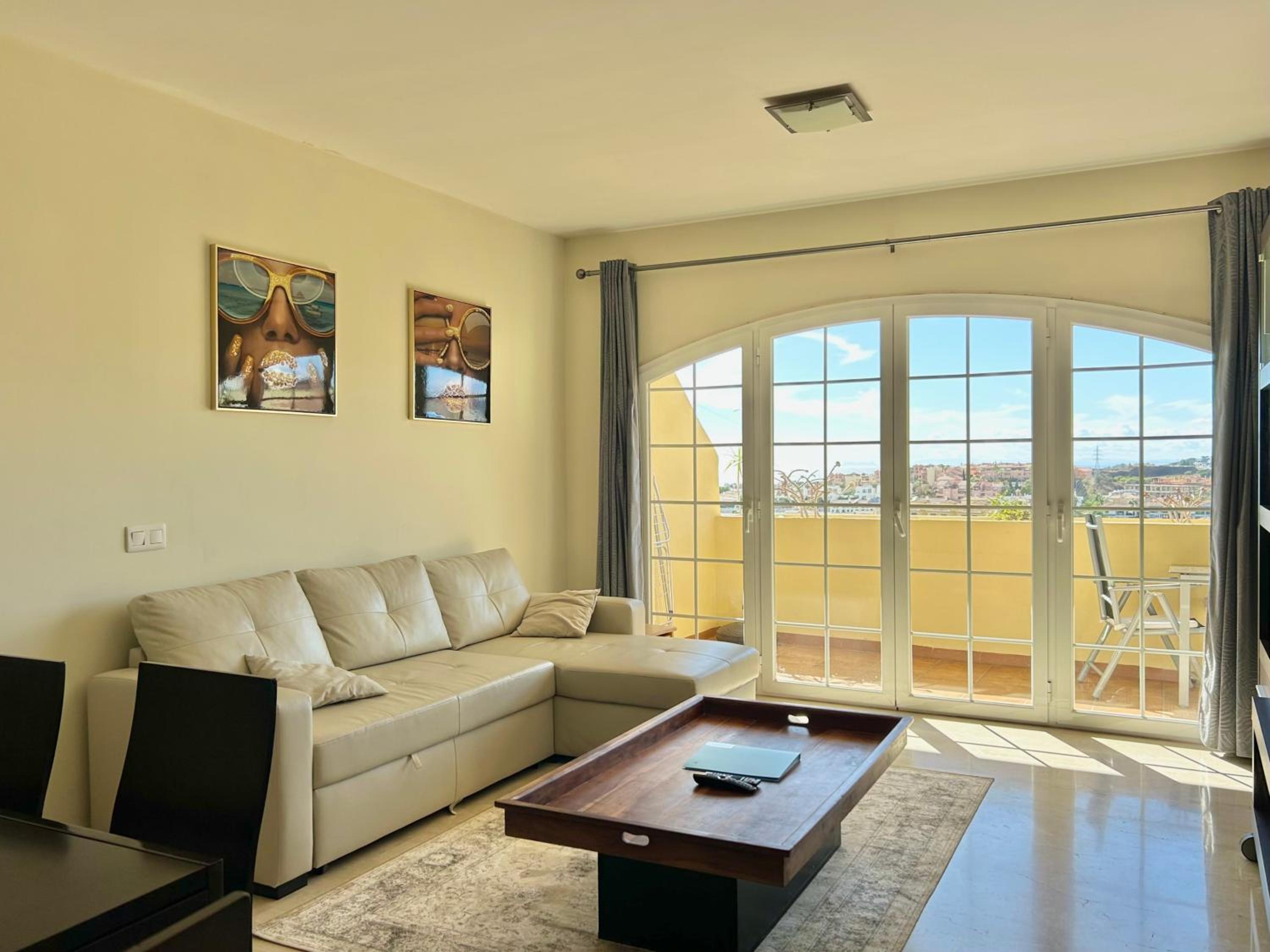 Espacioso apartamento en Mijas con parking privado