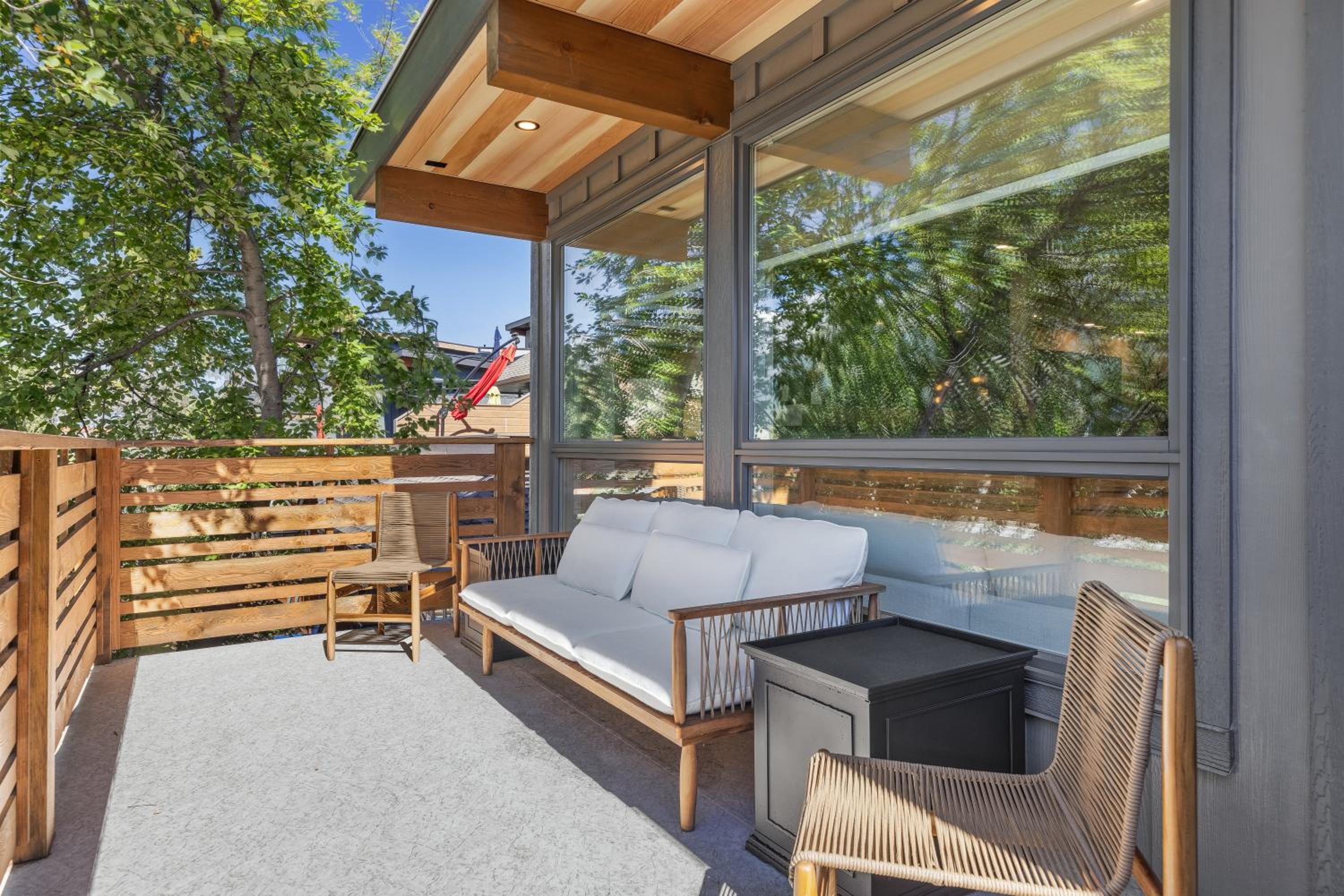 Sisters Summit Villa by WeekAway Vacations