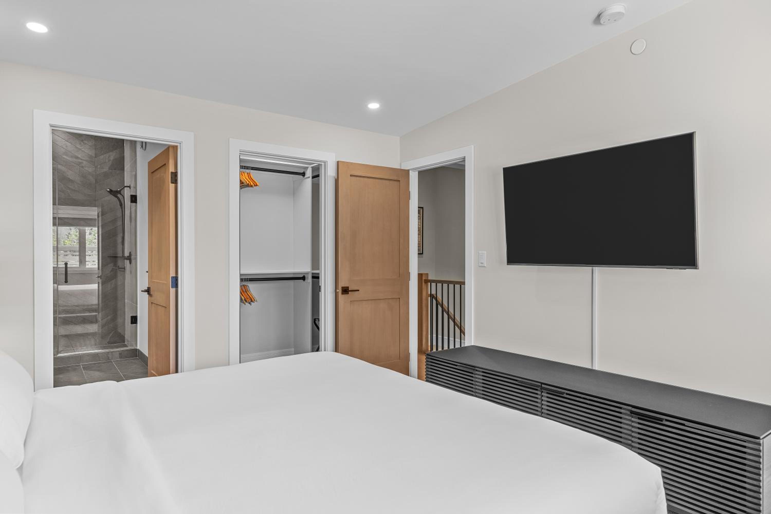 Sisters Summit Villa by WeekAway Vacations