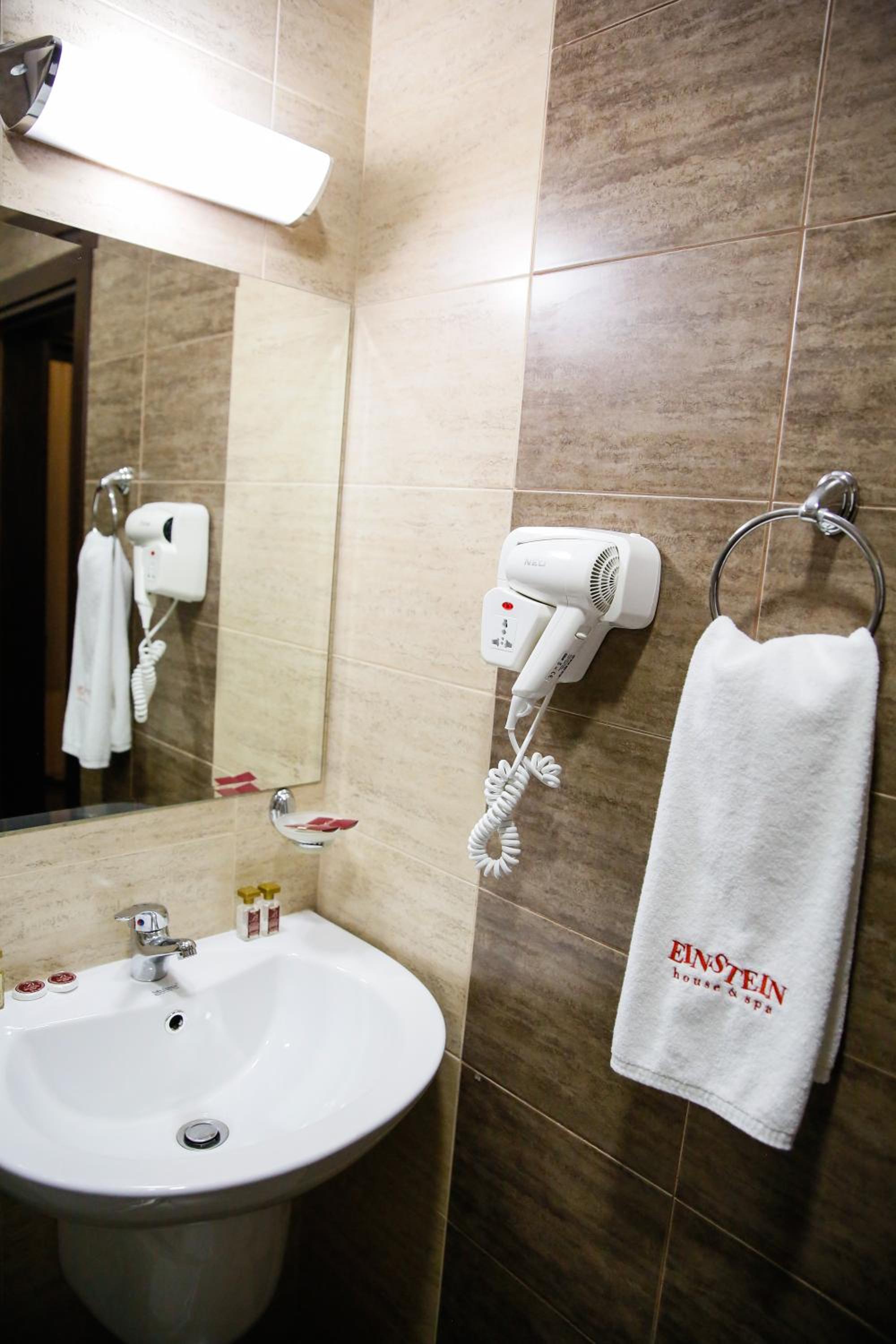 Einstein House & Spa