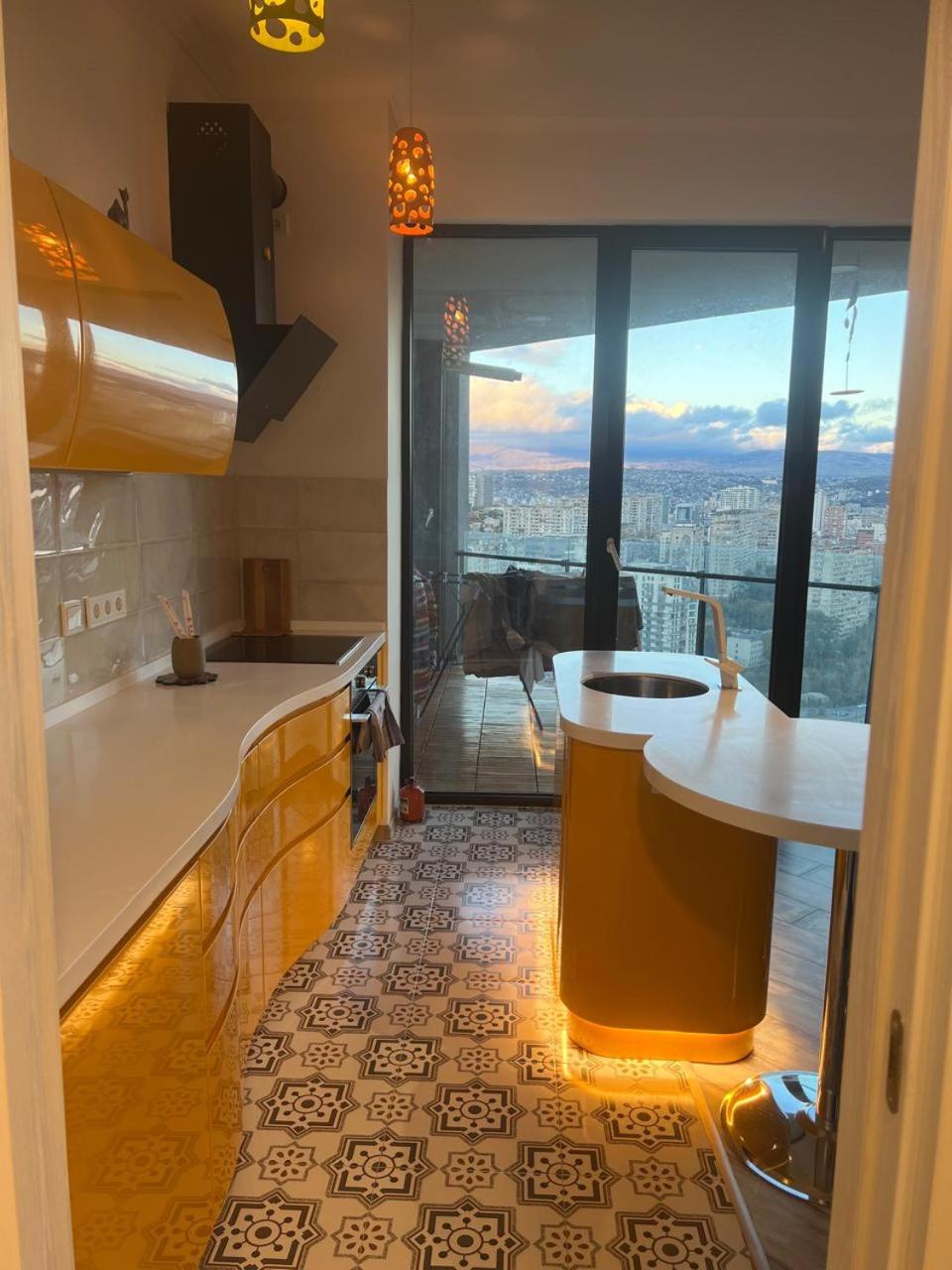 Outlook Apartment In Tbilisi