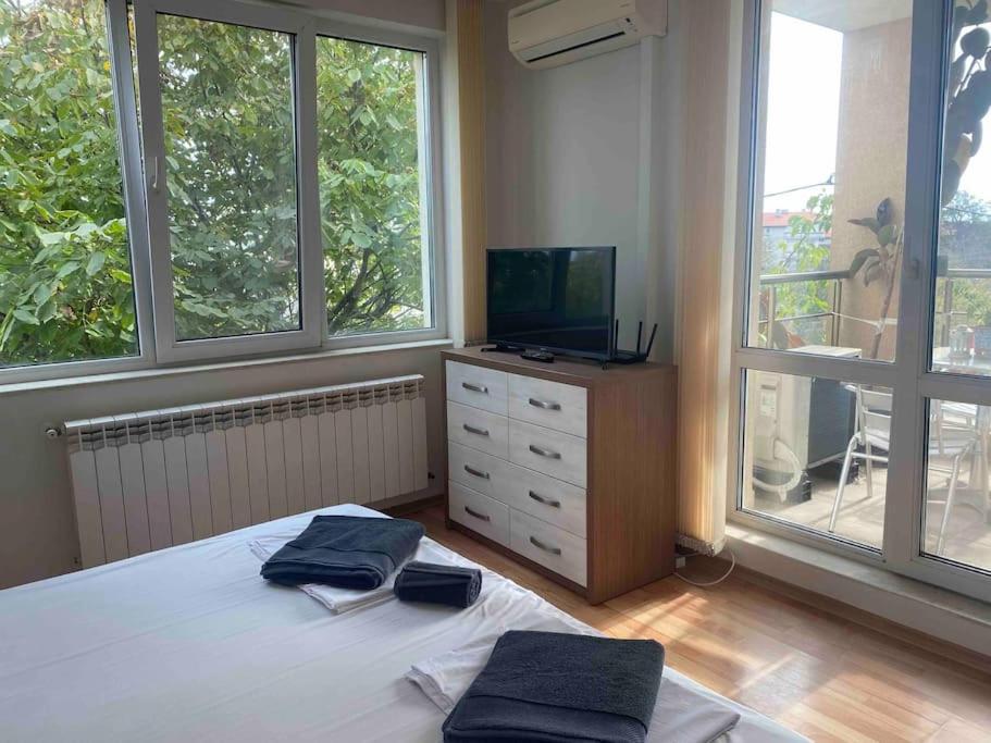 Luxury Seaside Villa with Jacuzzi & Garden - Varna