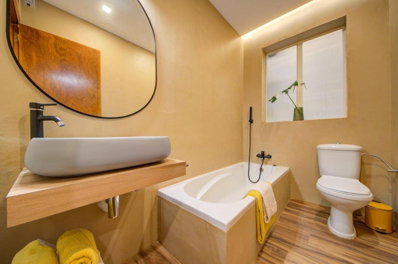 Stylish Apartment, Steps Away From The Sea in St Julians photo 3