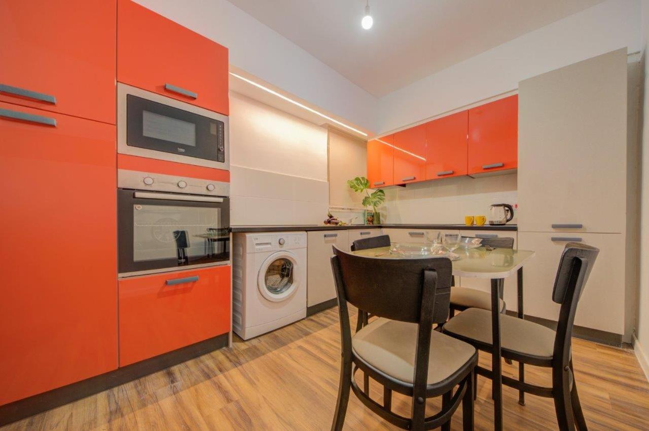 Stylish Apartment, Steps Away From The Sea in St Julians photo 4