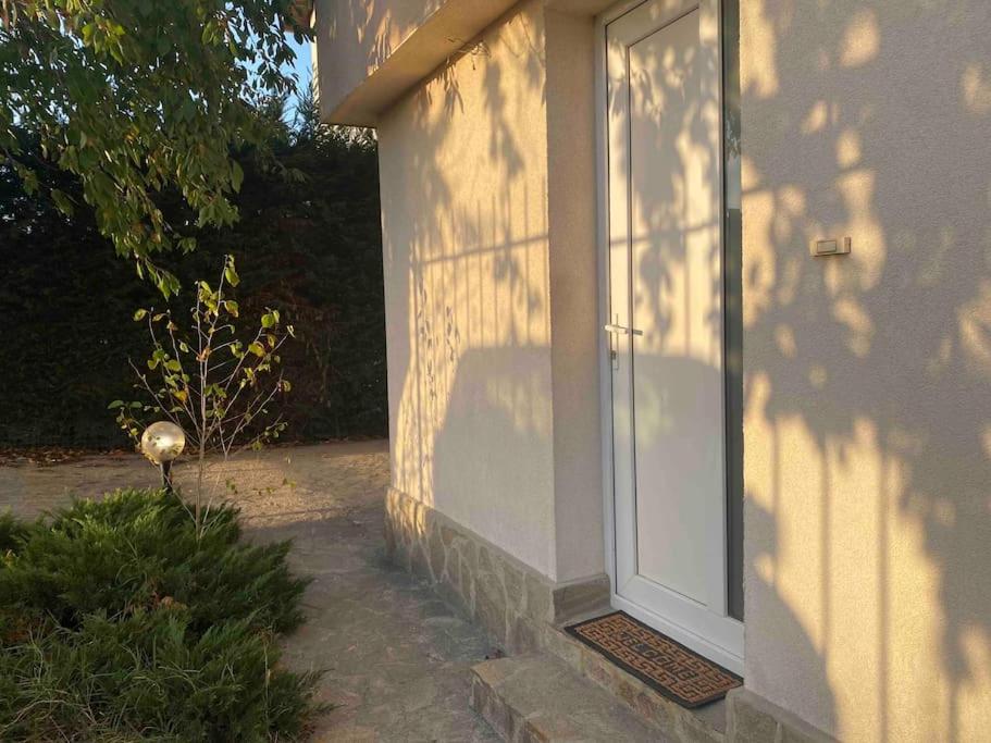 Luxury Seaside Villa with Jacuzzi & Garden - Varna