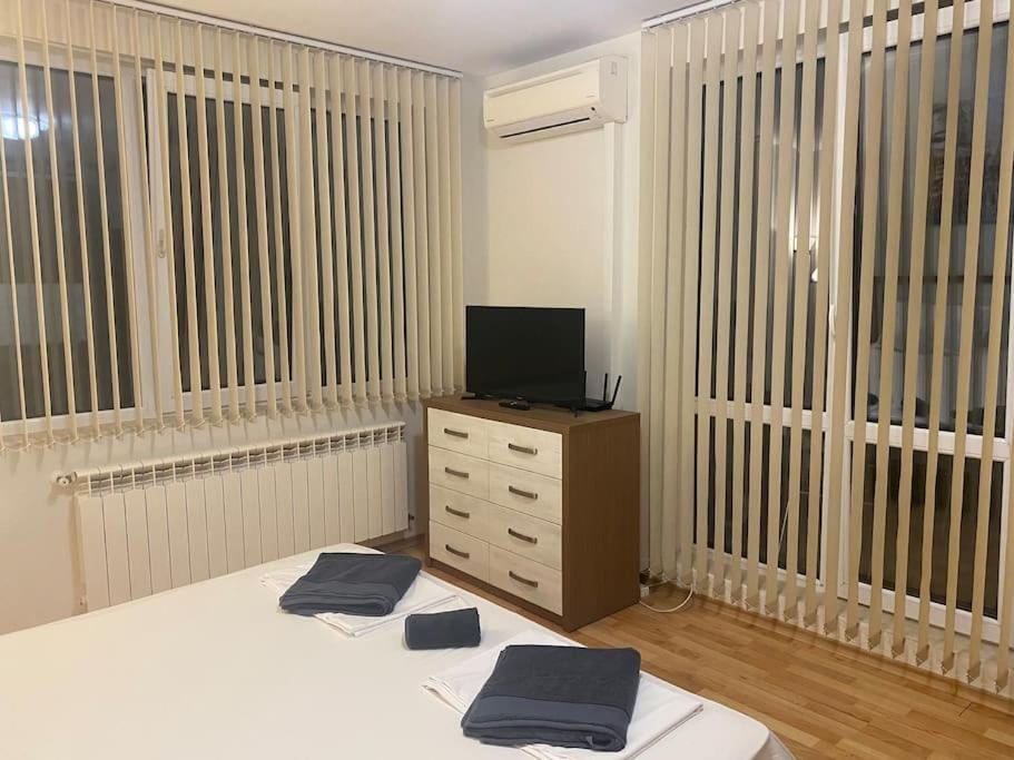 Luxury Seaside Villa with Jacuzzi & Garden - Varna