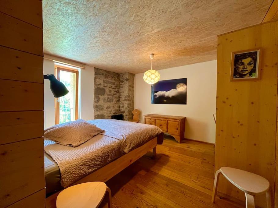 La Val Swiss Alpine Cottage with Southern Flavor