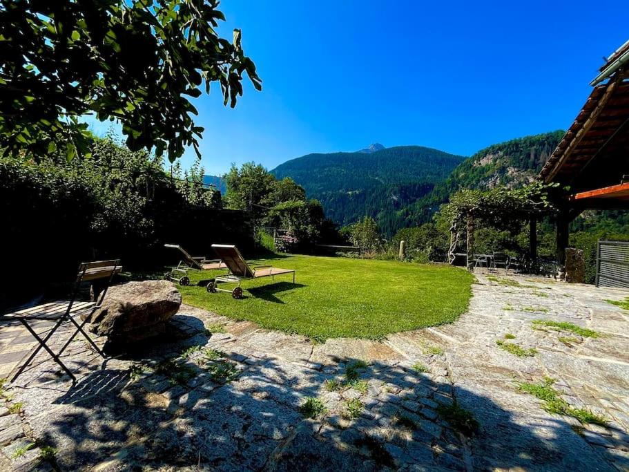 La Val Swiss Alpine Cottage with Southern Flavor