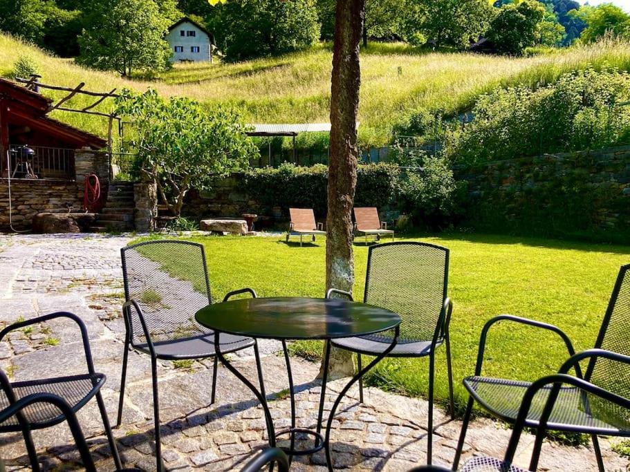 La Val Swiss Alpine Cottage with Southern Flavor