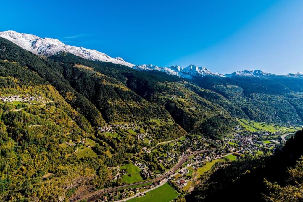 La Val Swiss Alpine Cottage with Southern Flavor