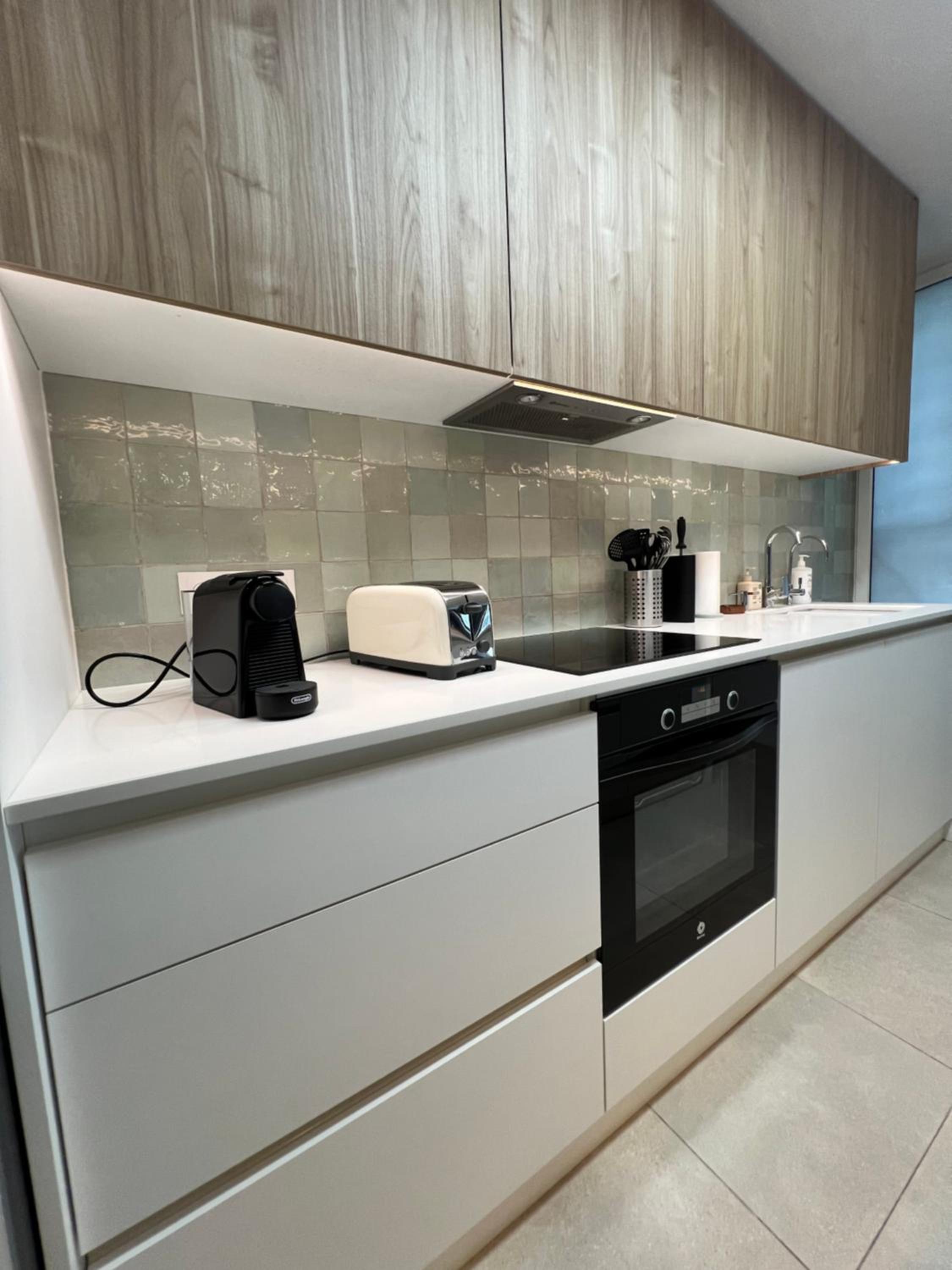 Modern 2 Bedroom Apartment with sea views photo 3