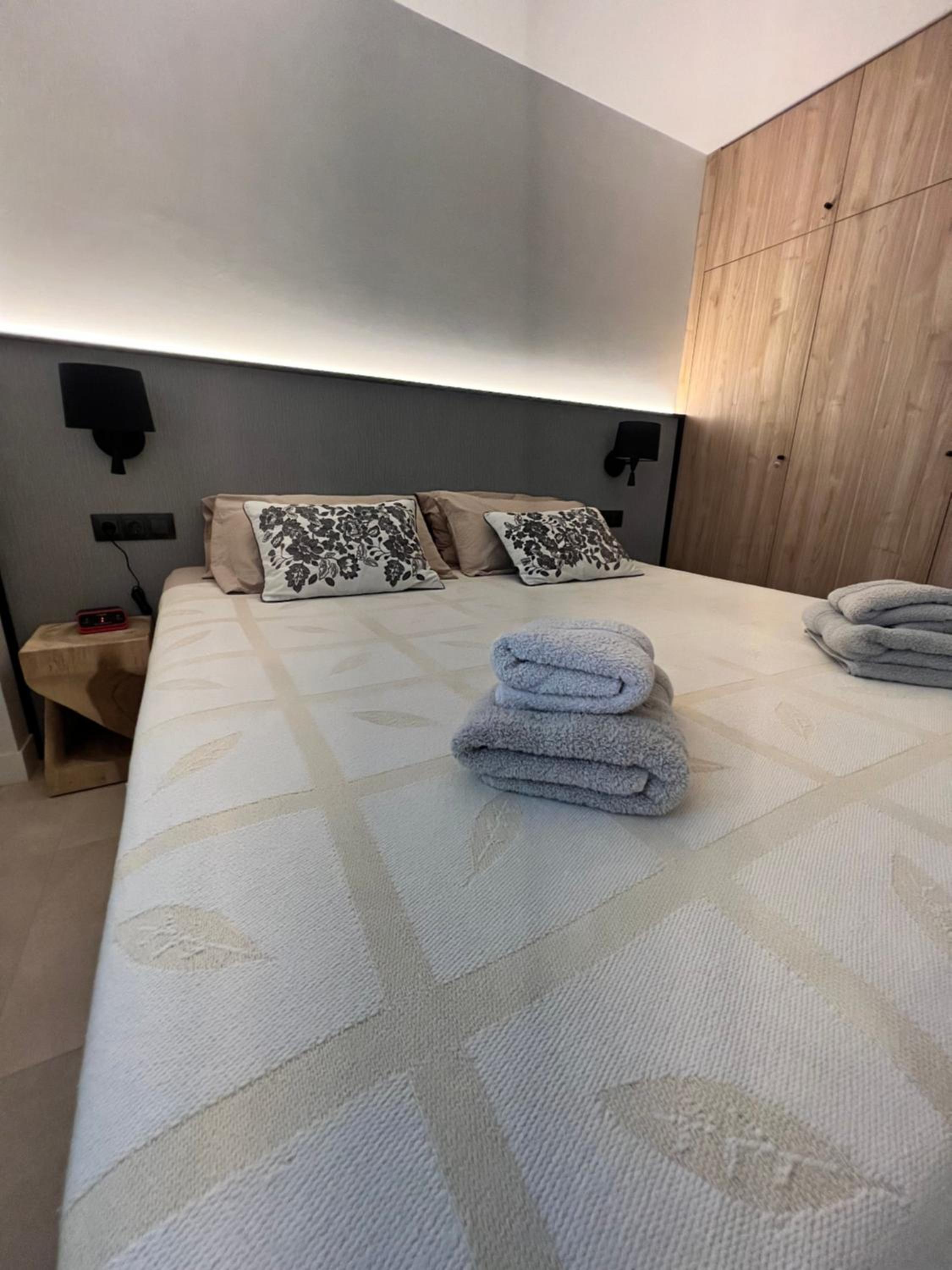 Modern 2 Bedroom Apartment with sea views photo 5