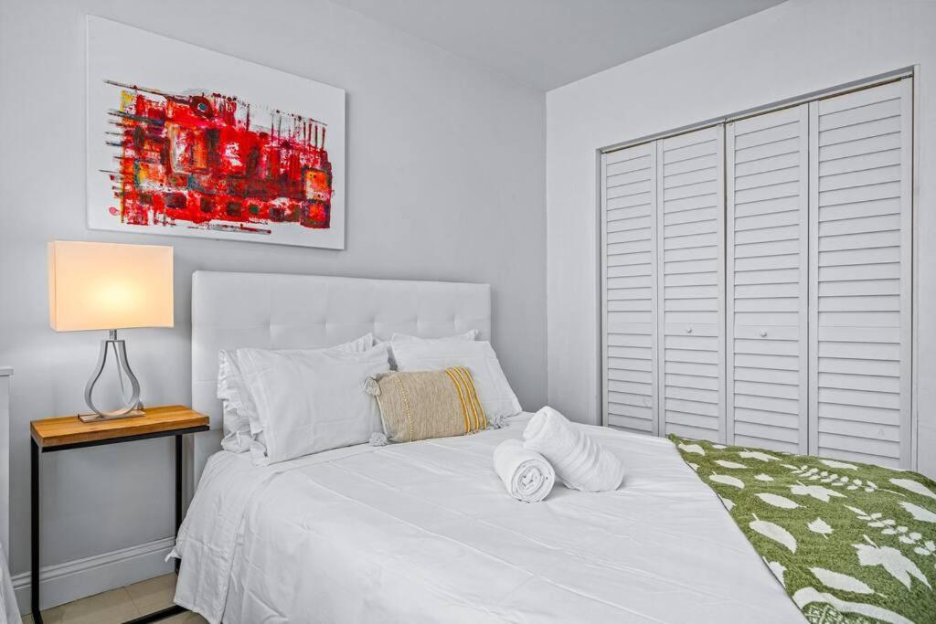 Dream Stay 4BR Pool,Jacuzzi and Fire Pit by the Beach view 3