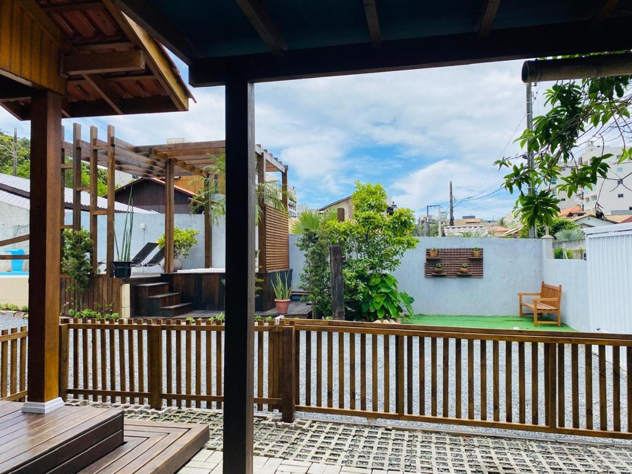 Residencial com Piscina e Jacuzzi com vista para a Natureza