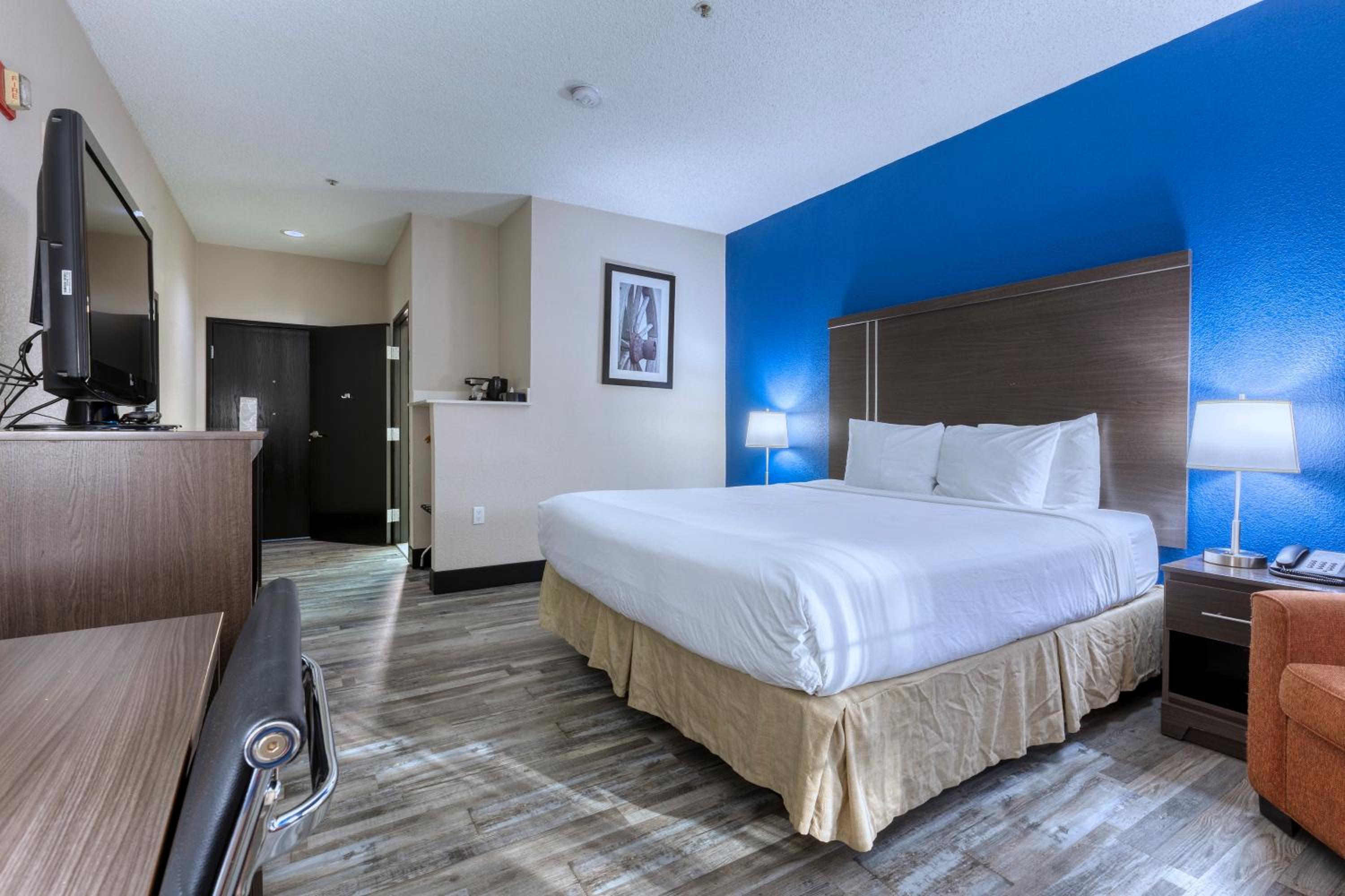 Casa Grande Vacations - Baymont by Wyndham Casa Grande - Property Image 2