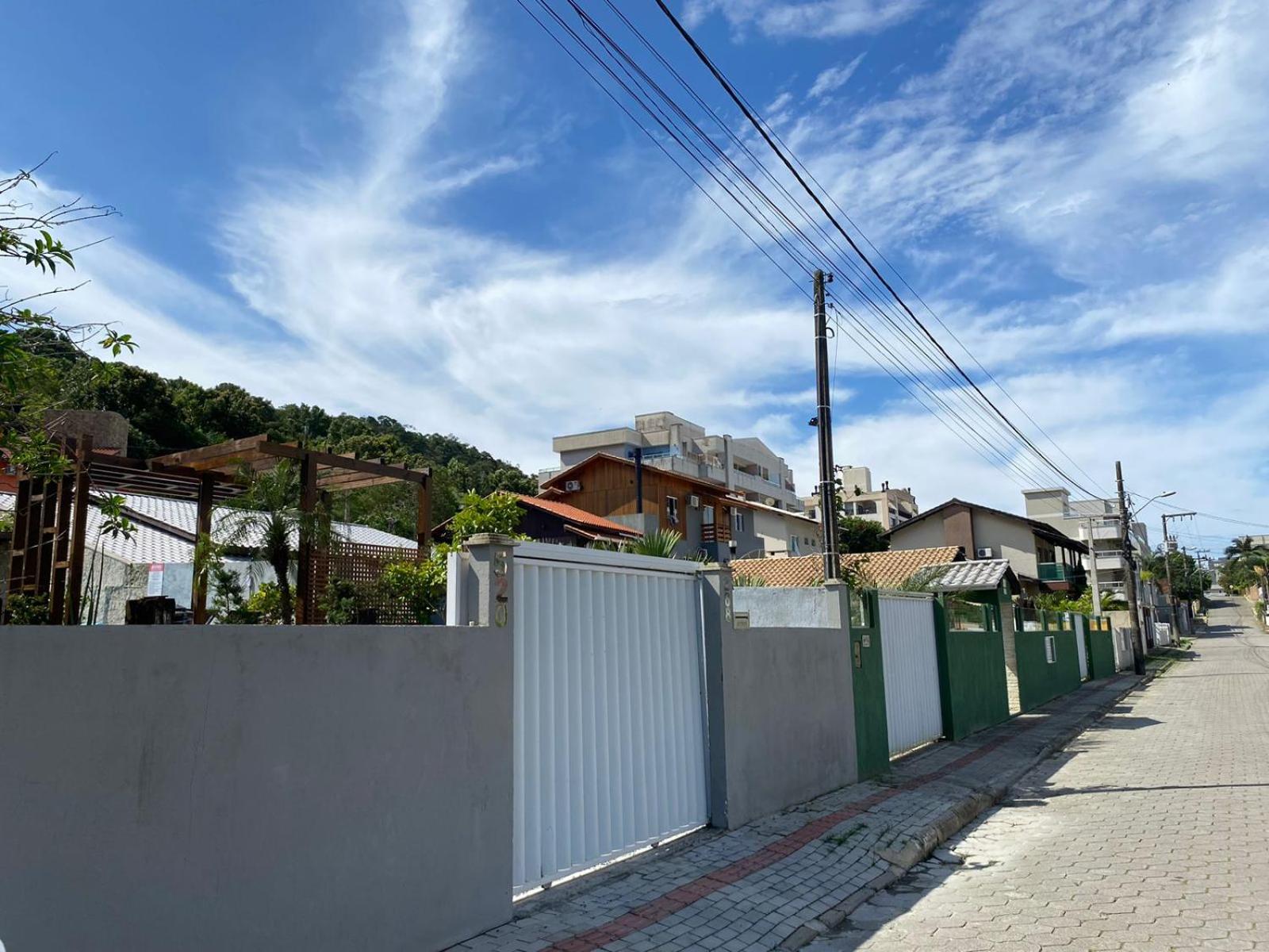 Residencial com Piscina e Jacuzzi com vista para a Natureza