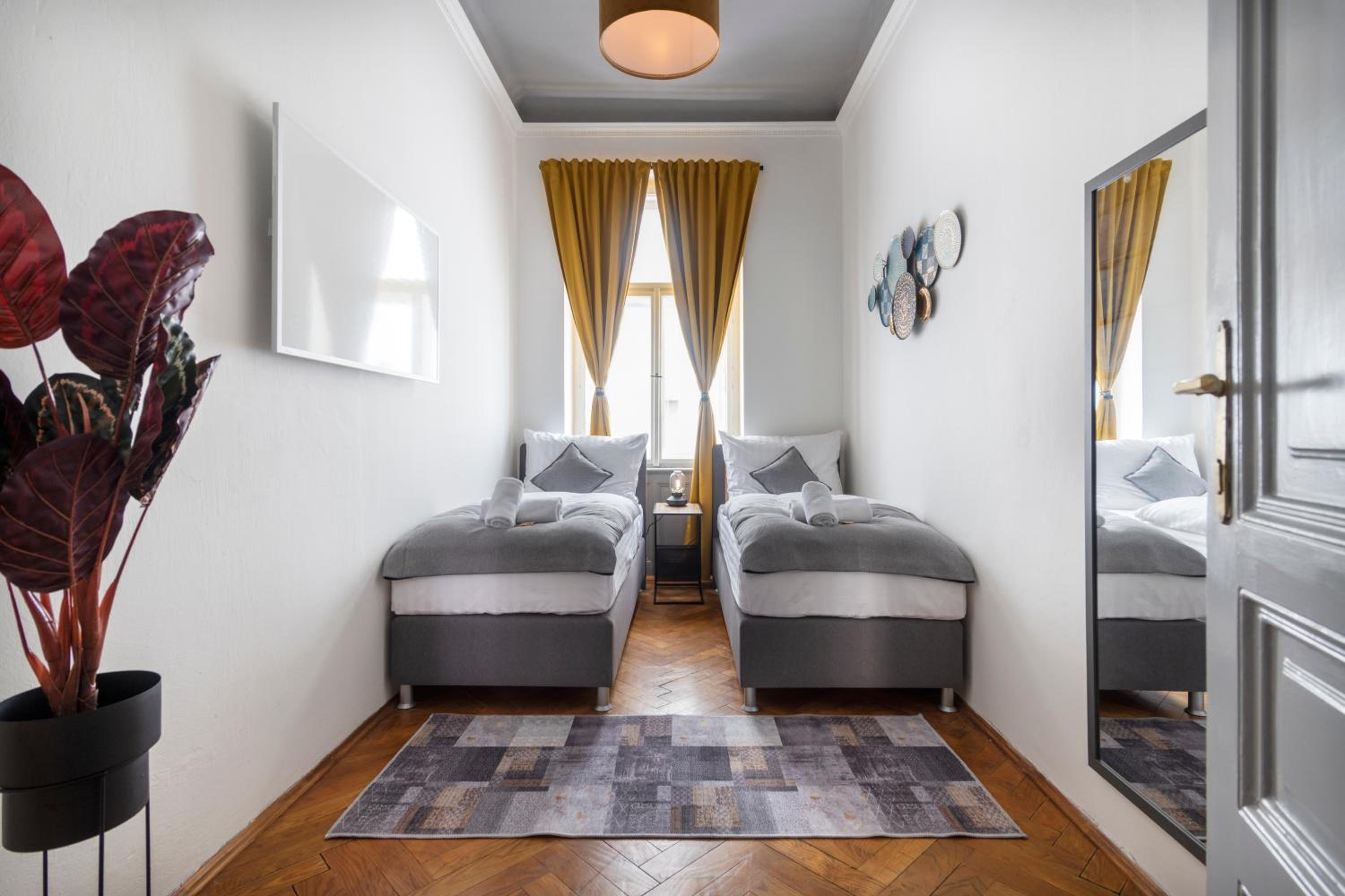 3 Bedroom - Central Superior-Flat 115m2