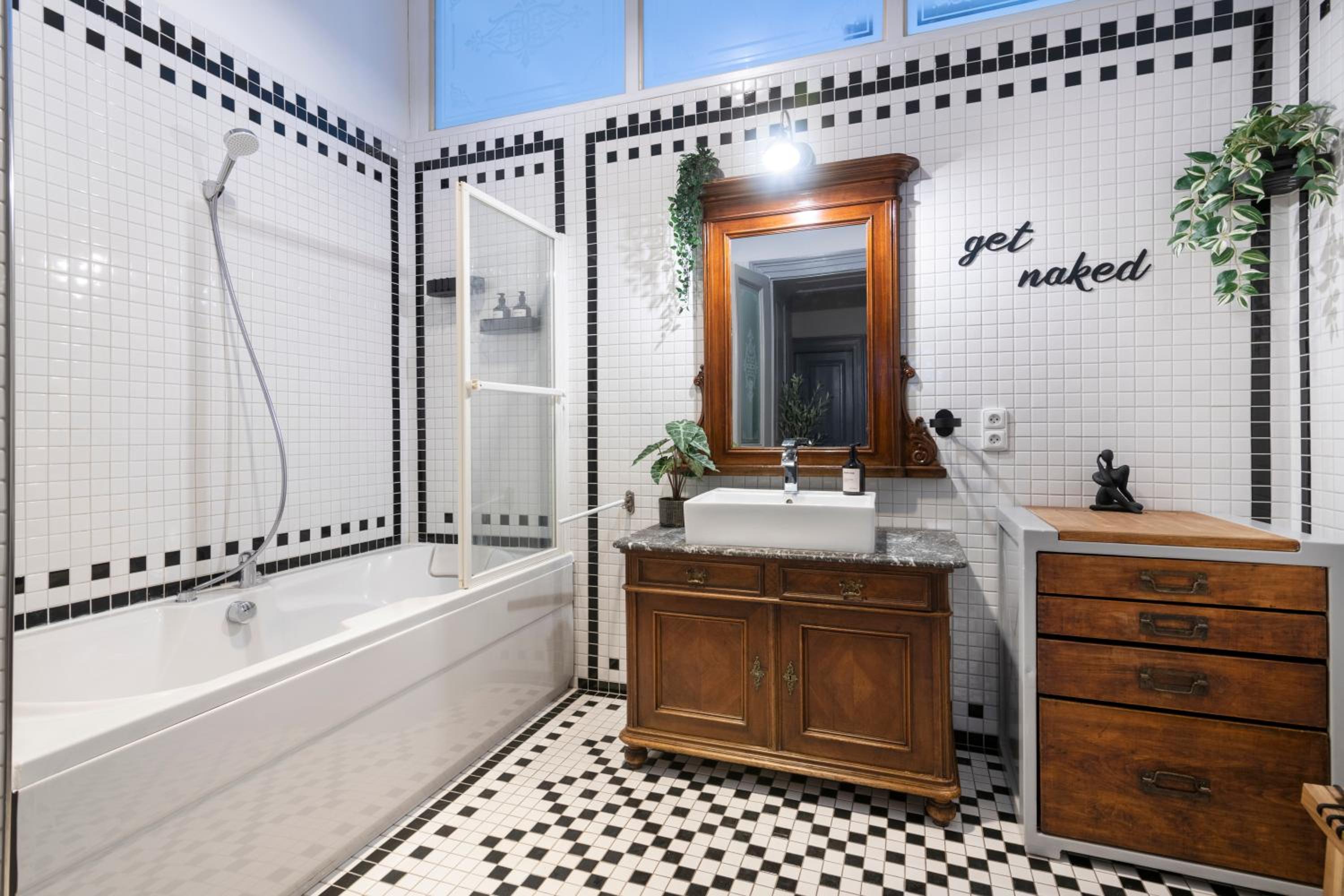 3 Bedroom - Central Superior-Flat 115m2