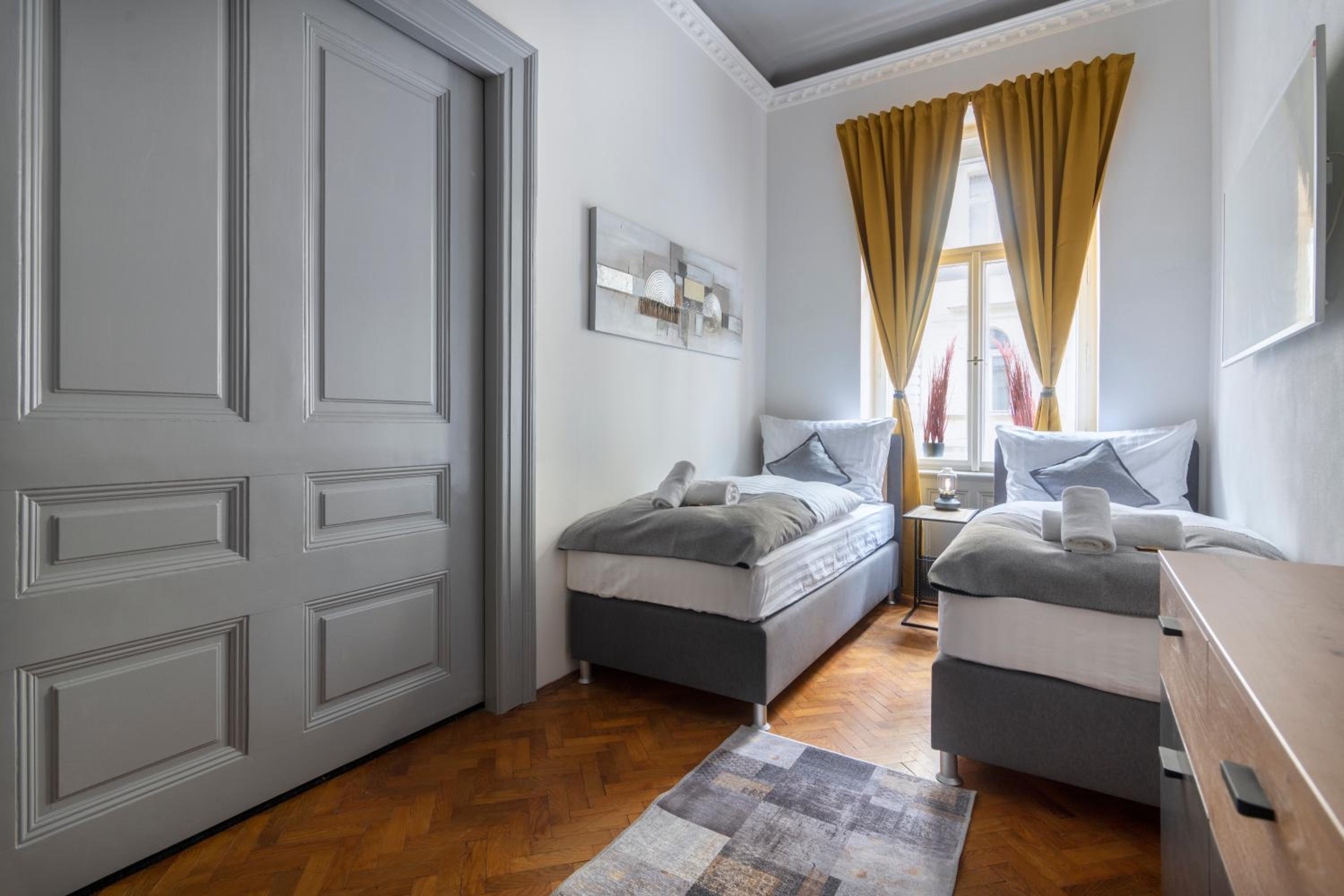 3 Bedroom - Central Superior-Flat 115m2