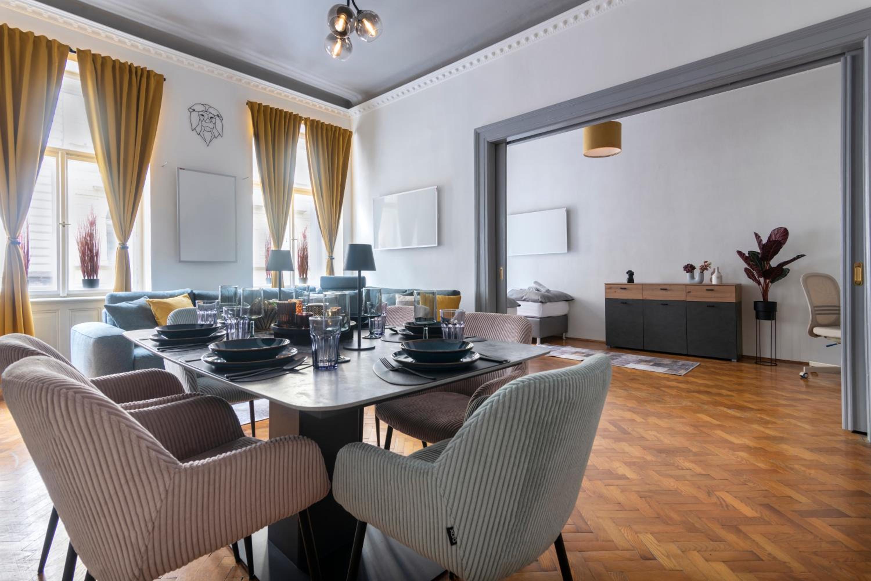 3 Bedroom - Central Superior-Flat 115m2
