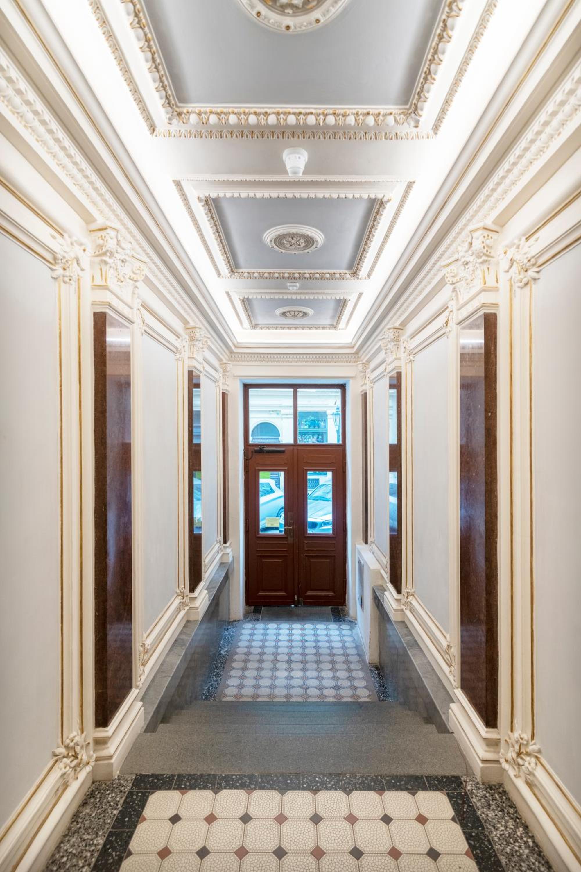 3 Bedroom - Central Superior-Flat 115m2