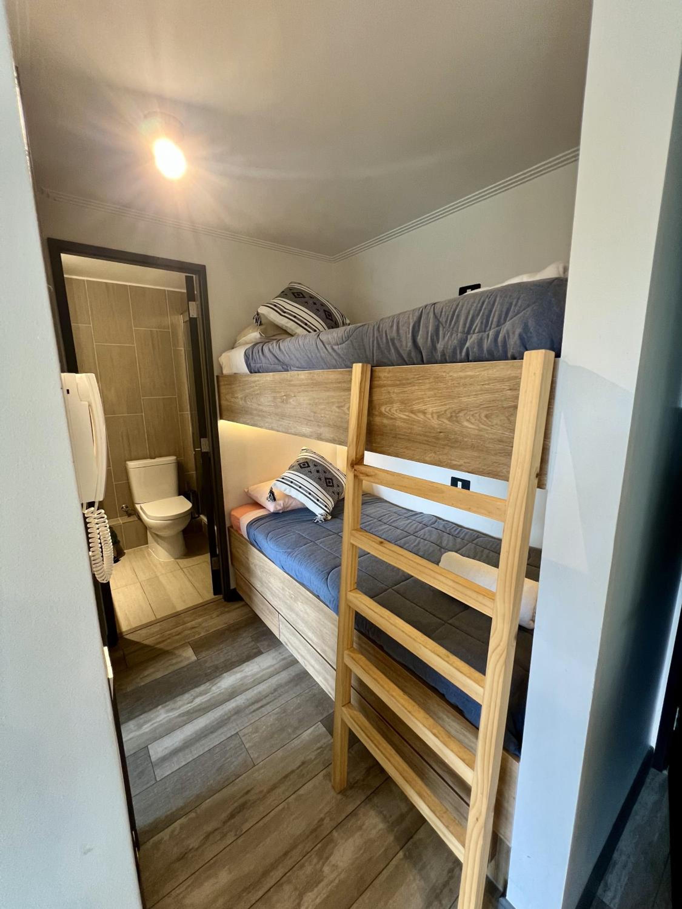 Depto céntrico, cálido y full equipado junto al lago